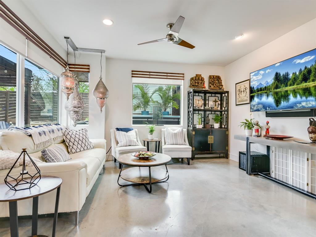 1215 Maple Ave, Austin, Texas, 78702, United States, 4 Bedrooms Bedrooms, ,4 BathroomsBathrooms,Residential,For Sale,1215 Maple Ave,1409568