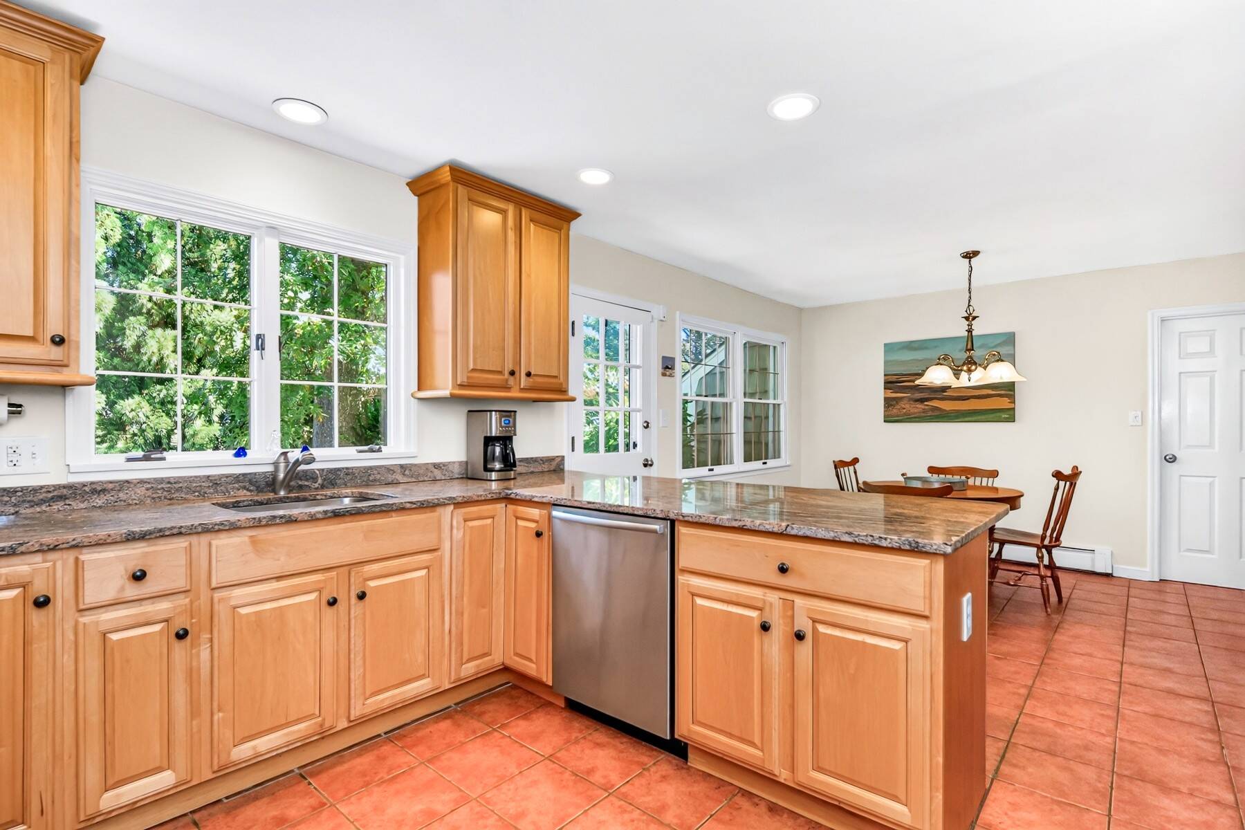  Southampton 4 Bedroom Traditional - Beautifully Landsacaped - 物件實景