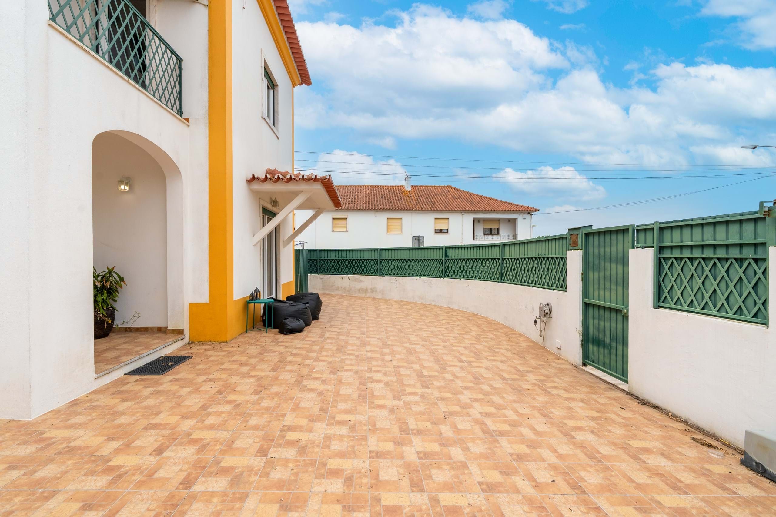 Sintra, Lisbon, 2705-8441, PT, 3 Bedrooms Bedrooms, ,3 BathroomsBathrooms,Residential,For Sale,1897650