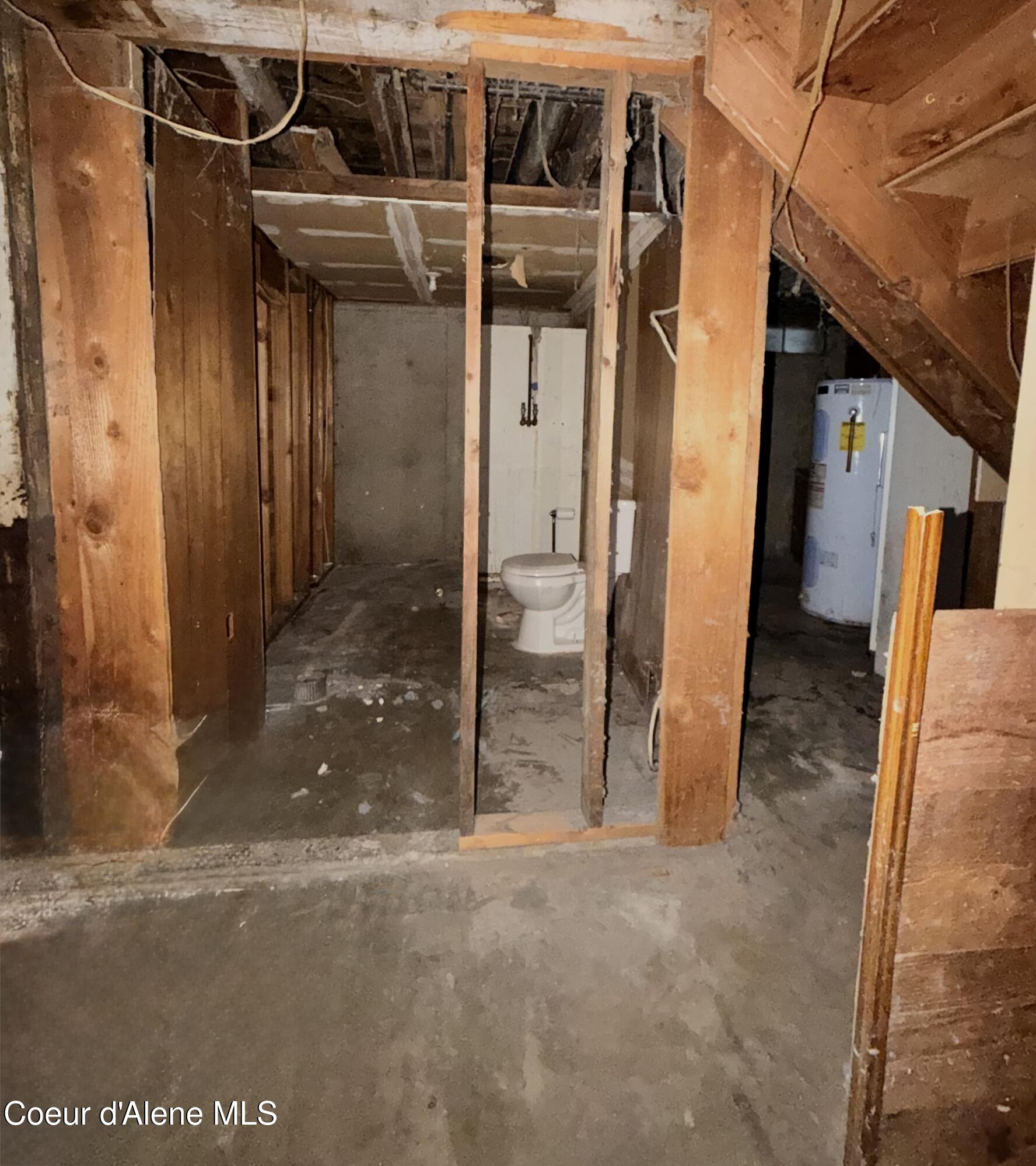 Coeur d'Alene, Idaho, 83814, United States, 5 Bedrooms Bedrooms, ,3 BathroomsBathrooms,Residential,For Sale,2005886