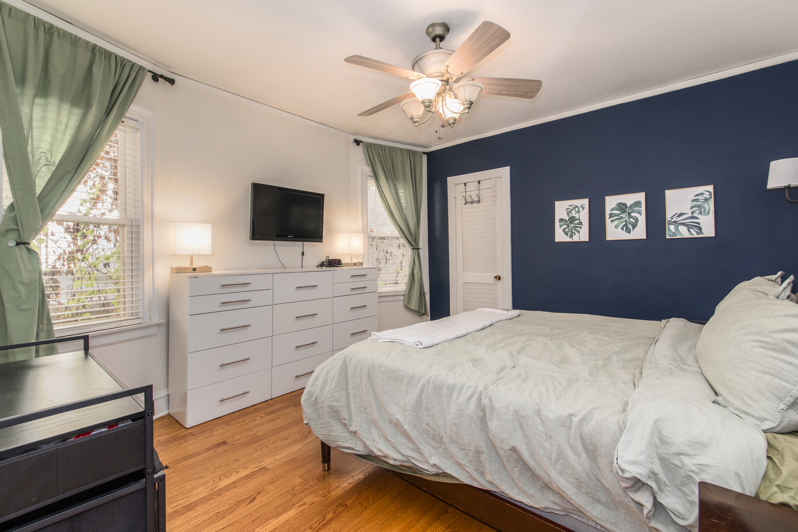 Chicago, Illinois, 60707, United States, 4 Bedrooms Bedrooms, ,2 BathroomsBathrooms,Residential,For Sale,1939861