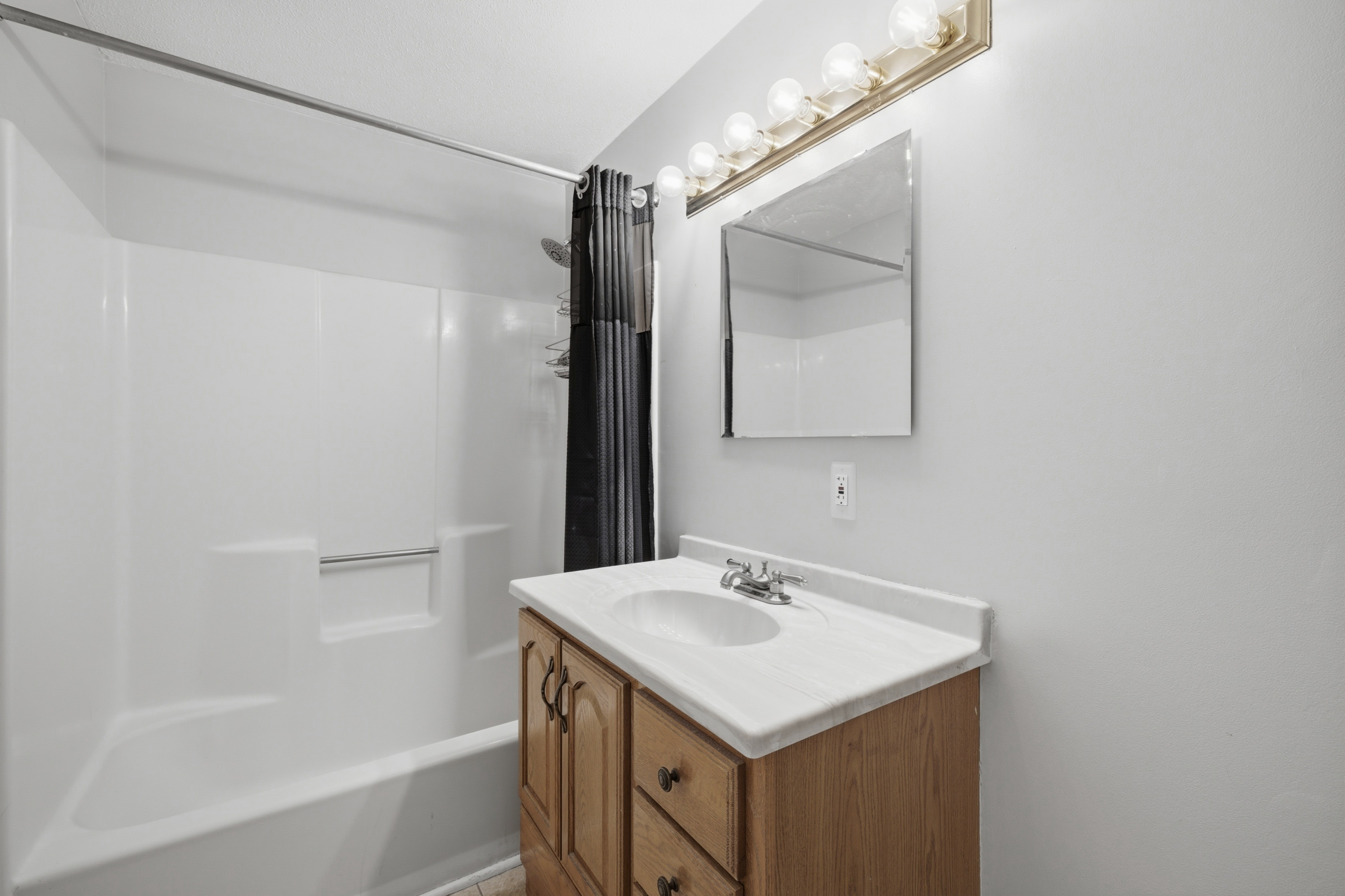  Your move-in ready Woodgate townhouse awaits - 物件實景