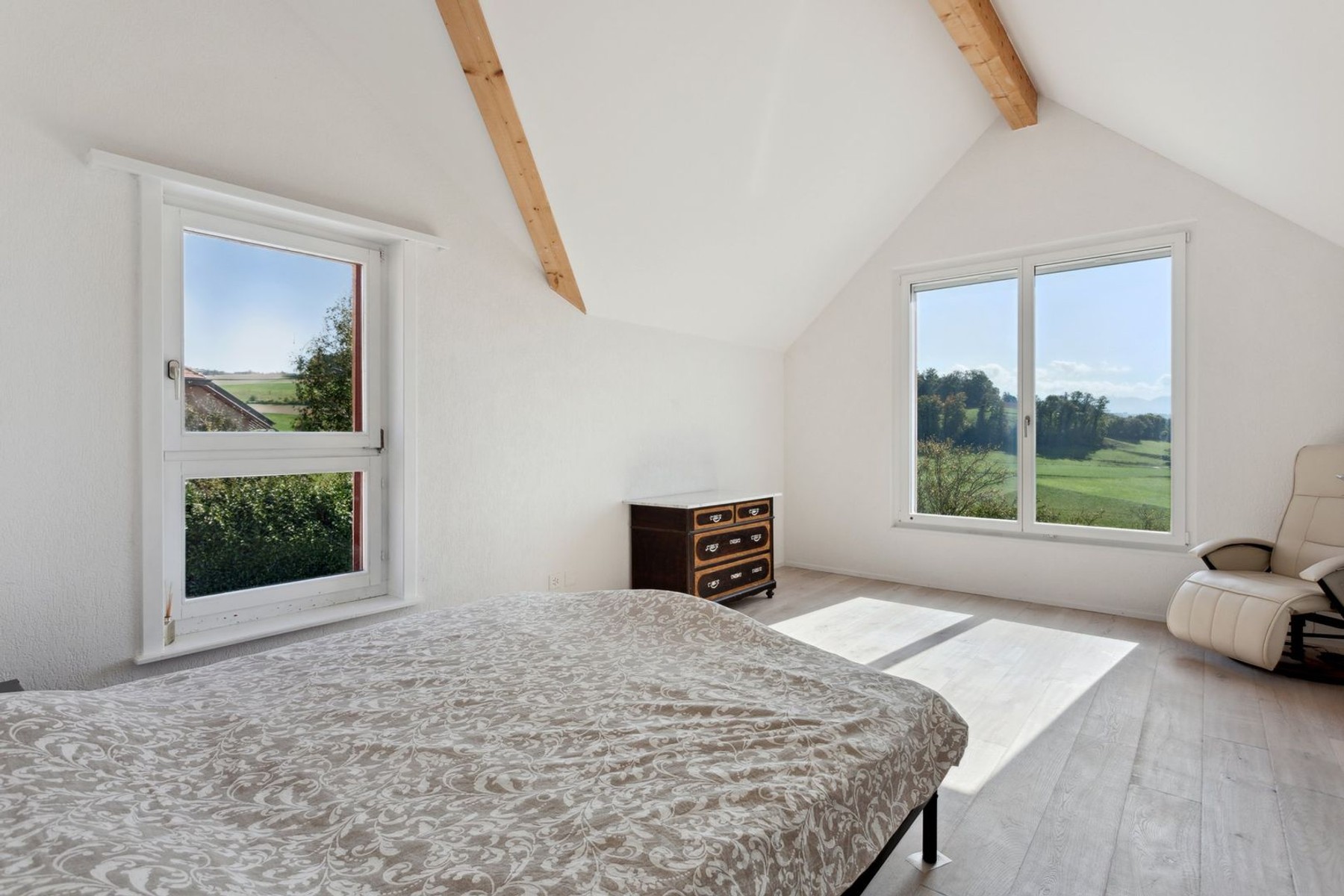  7.5-room family villa with separate 1.5-room studio, unobstructed view of the hi - 物件實景