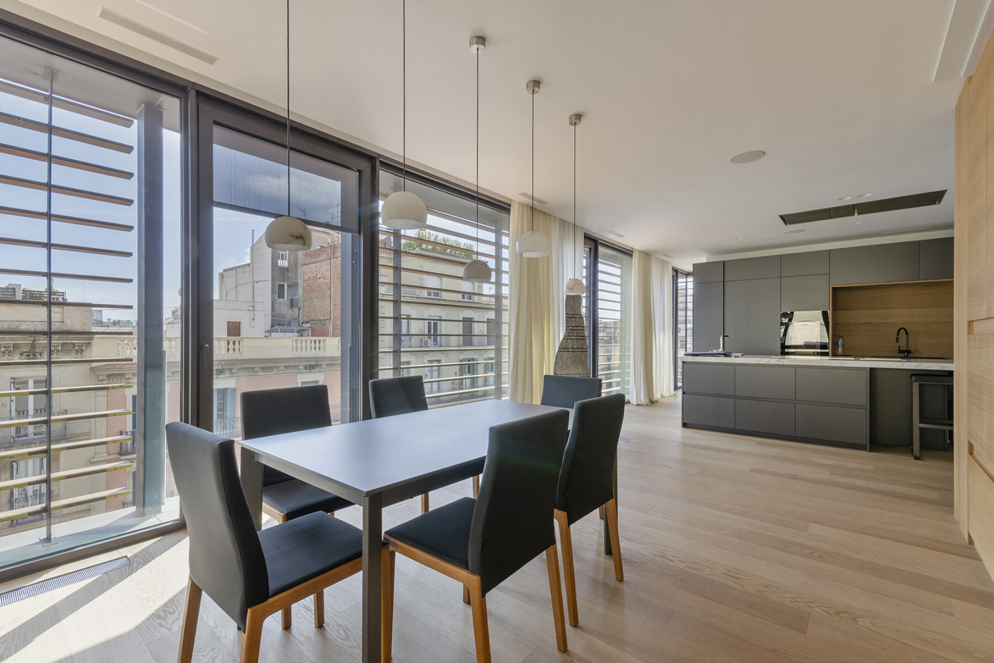  Exceptional penthouse with 180 m2 terrace next to Paseo de Gracia - 物件實景