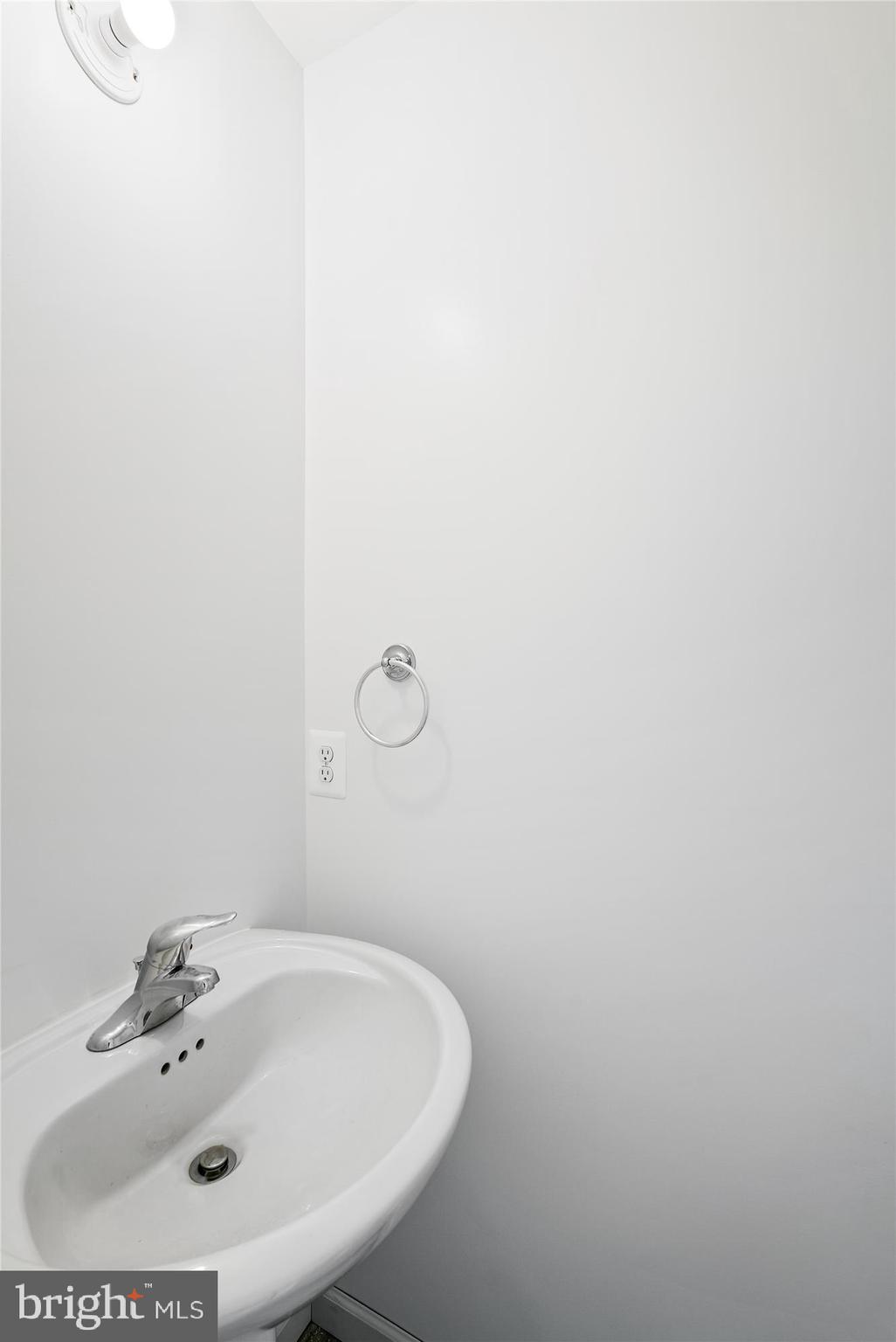 Reva, Virginia, 22735, United States, 4 Bedrooms Bedrooms, ,3 BathroomsBathrooms,Residential,For Sale,1979303