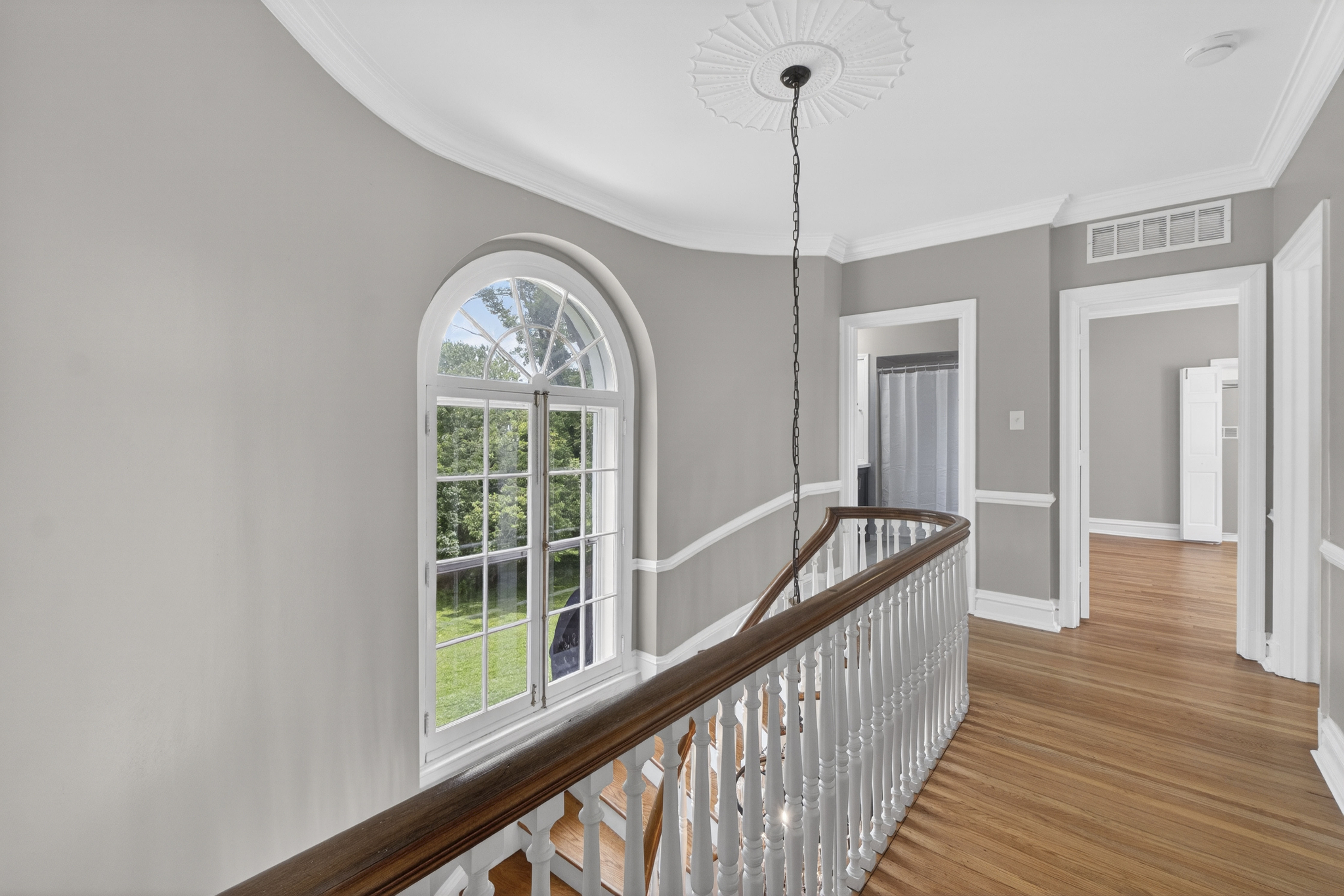  Timeless Mediterranean Revival Blends European Elegance & Hollywood Glamour - 物件實景