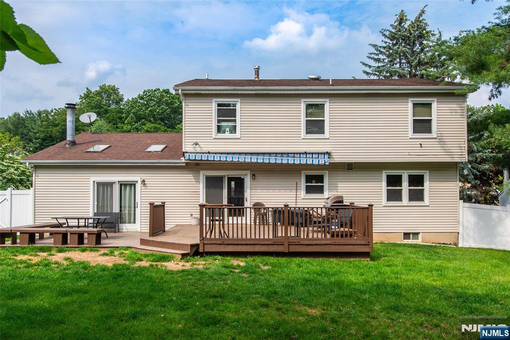Wayne, New Jersey, 07470, United States, 4 Bedrooms Bedrooms, ,3 BathroomsBathrooms,Residential,For Sale,1857394