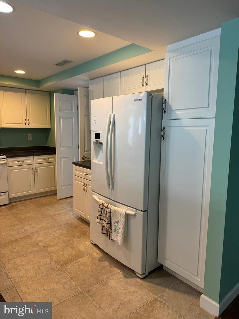 Ocean City, Maryland, 21842, United States, 3 Bedrooms Bedrooms, ,4 BathroomsBathrooms,Residential,For Sale,1891783