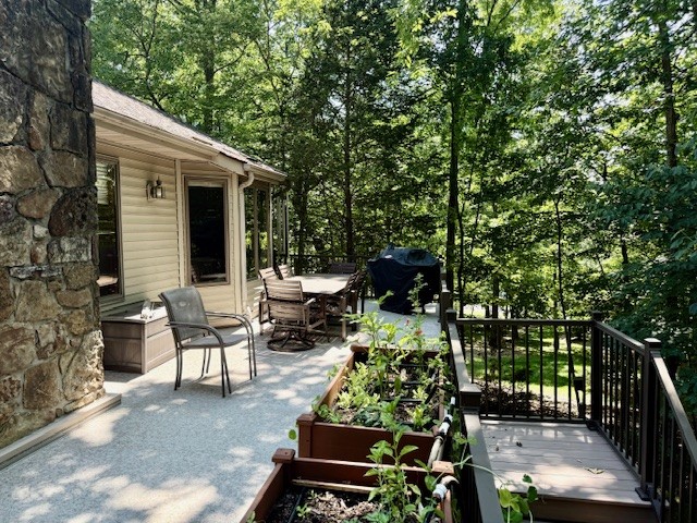 Crossville, Tennessee, 38558, United States, 3 Bedrooms Bedrooms, ,4 BathroomsBathrooms,Residential,For Sale,1980171