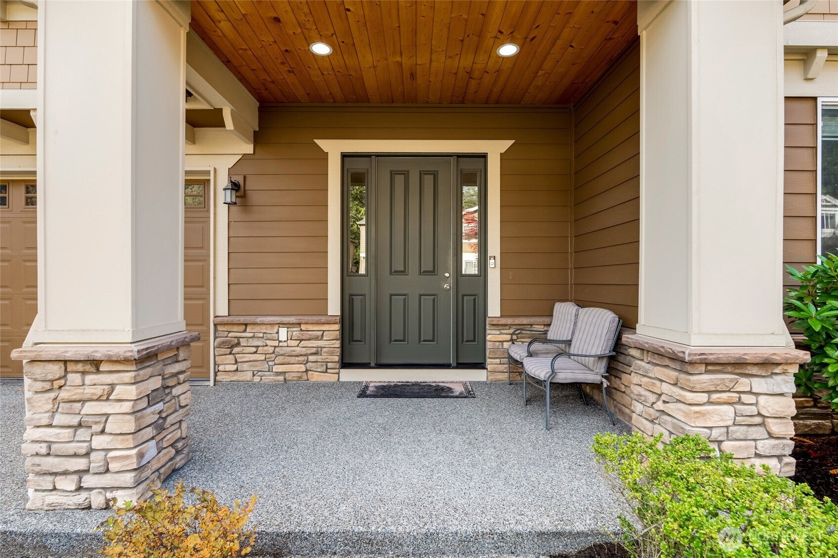 Lynnwood, Washington, 98037, United States, 5 Bedrooms Bedrooms, ,4 BathroomsBathrooms,Residential,For Sale,1979016