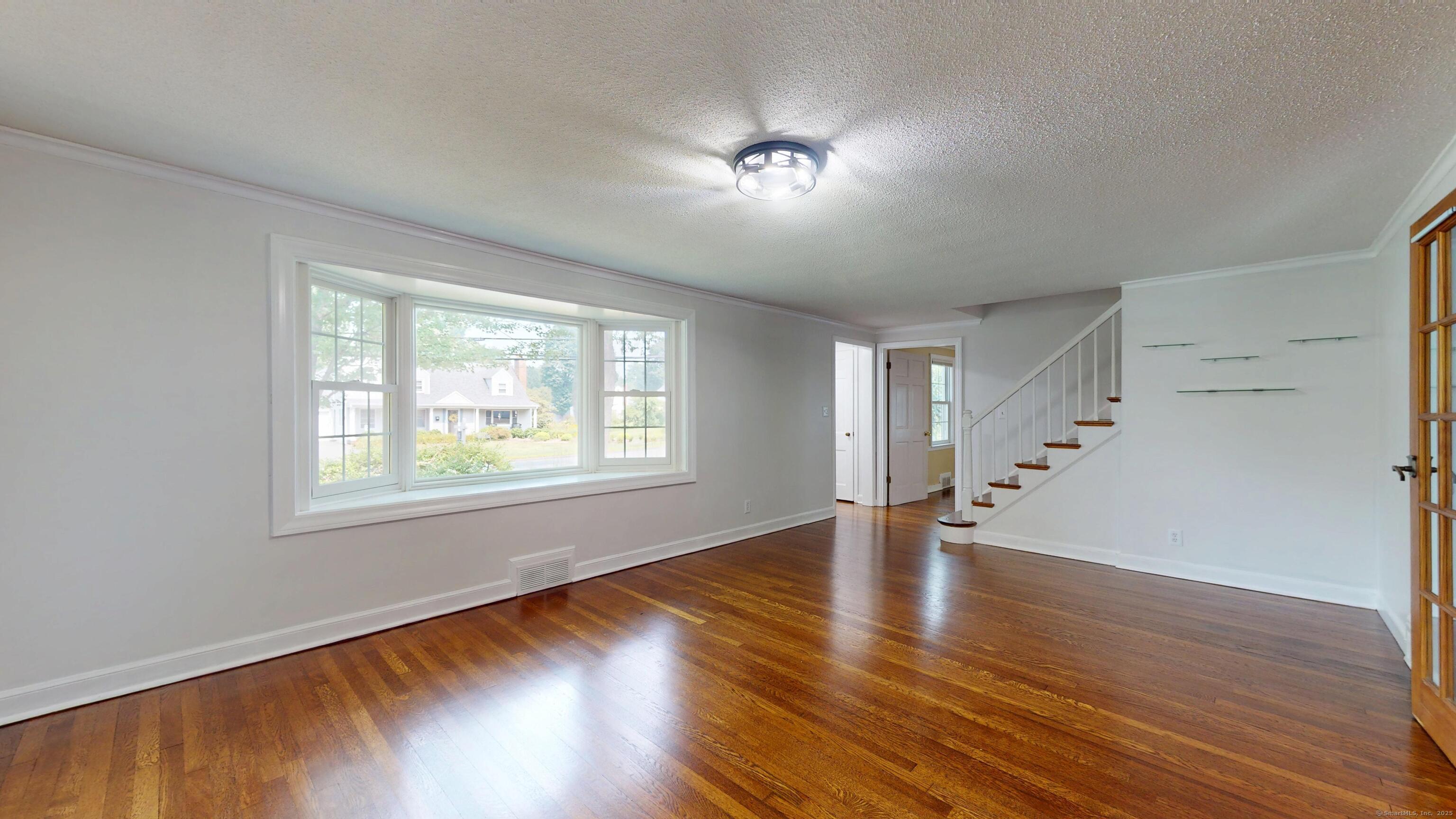 West Hartford, Connecticut, 06107, United States, 5 Bedrooms Bedrooms, ,3 BathroomsBathrooms,Residential,For Sale,1876446