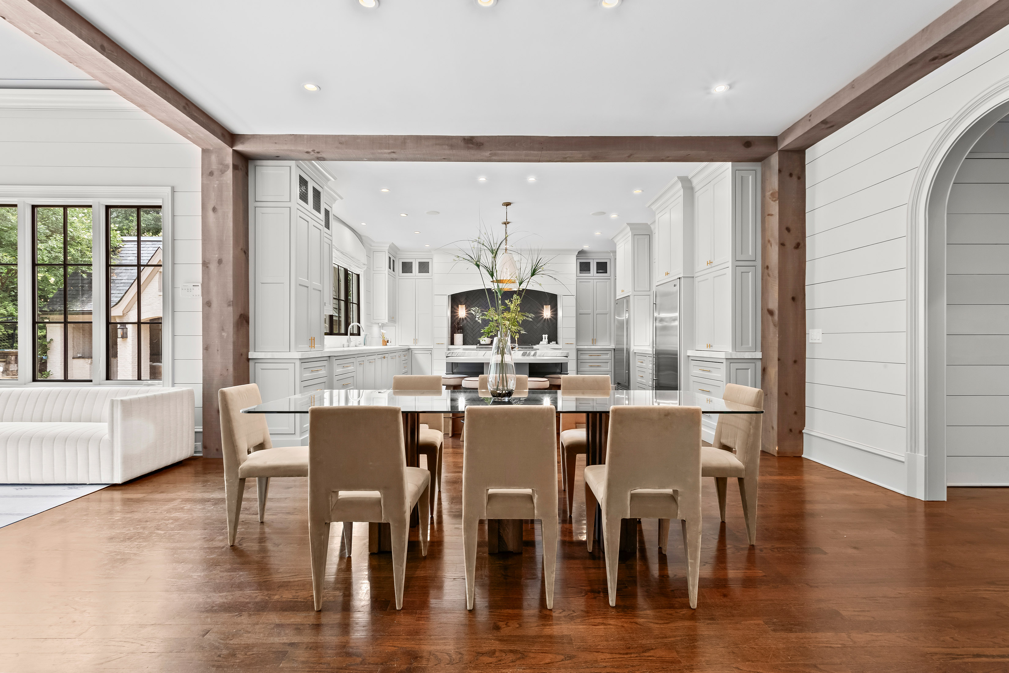  Stunning Custom-designed Home with Exceptional Indoor-Outdoor Living - 物件實景