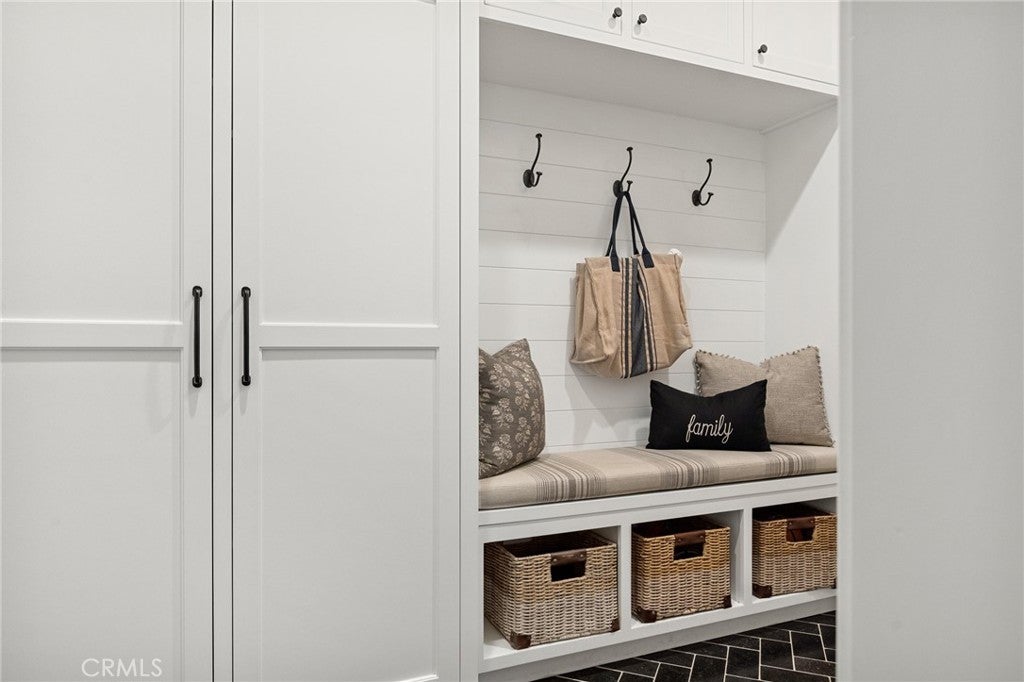 Redlands, California, 92373, United States, 5 Bedrooms Bedrooms, ,6 BathroomsBathrooms,Residential,For Sale,1984155