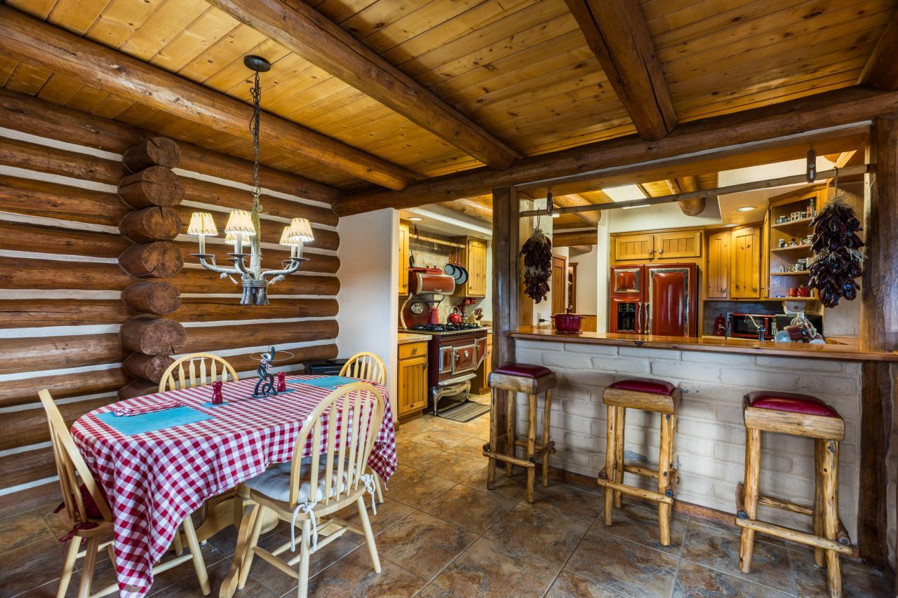 Tijeras, New Mexico, 87059, United States, 3 Bedrooms Bedrooms, ,2 BathroomsBathrooms,Residential,For Sale,1942288