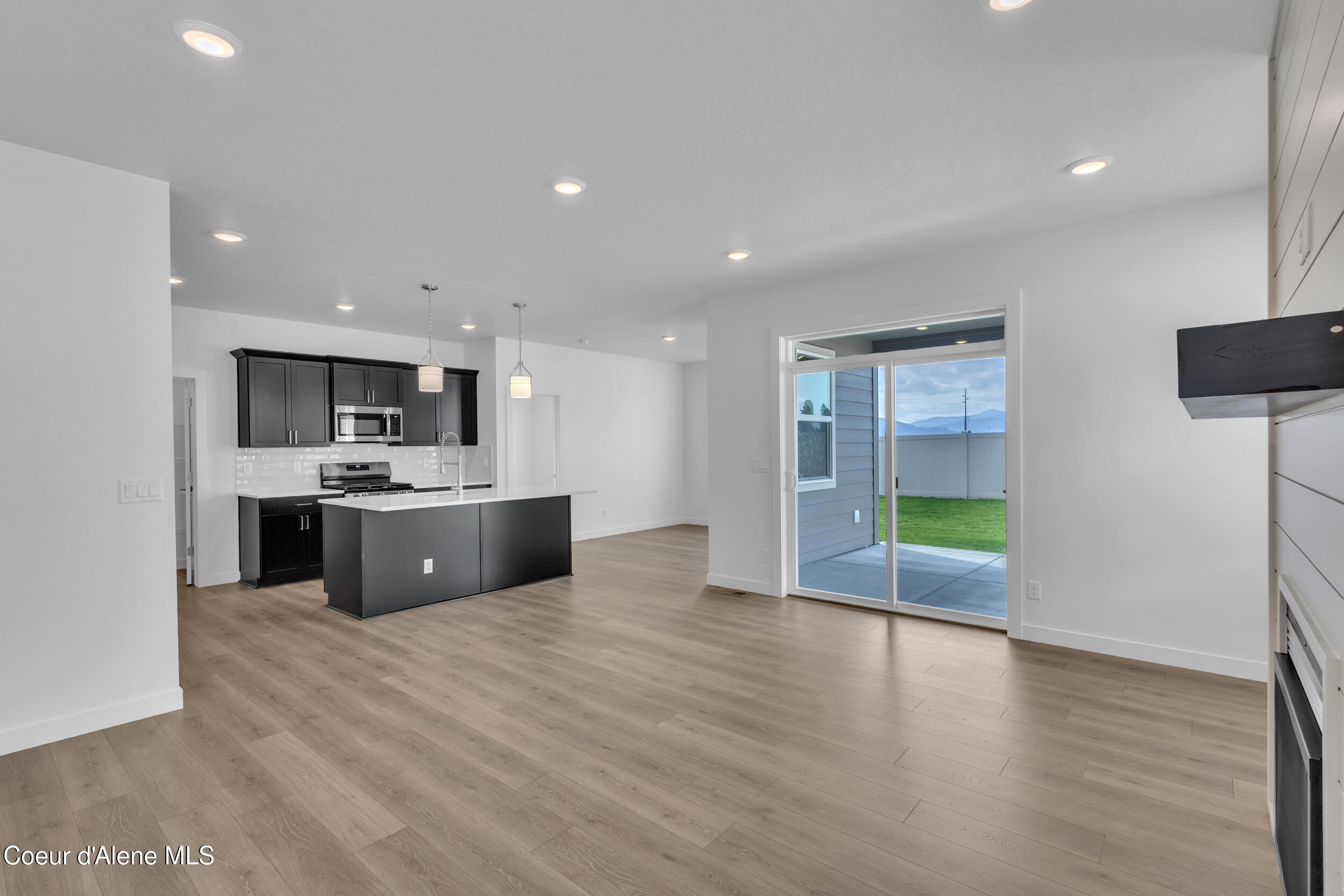 Coeur d'Alene, Idaho, 83815, United States, 3 Bedrooms Bedrooms, ,2 BathroomsBathrooms,Residential,For Sale,1999296