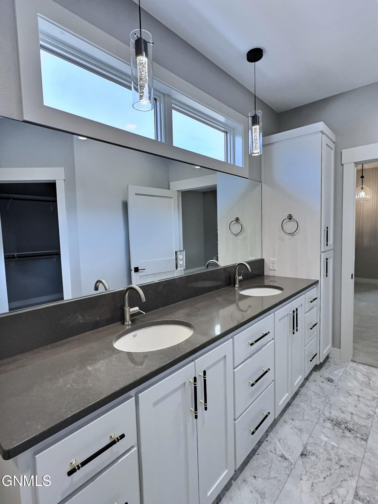 Bismarck, North Dakota, 58503, United States, 3 Bedrooms Bedrooms, ,4 BathroomsBathrooms,Residential,For Sale,2027923
