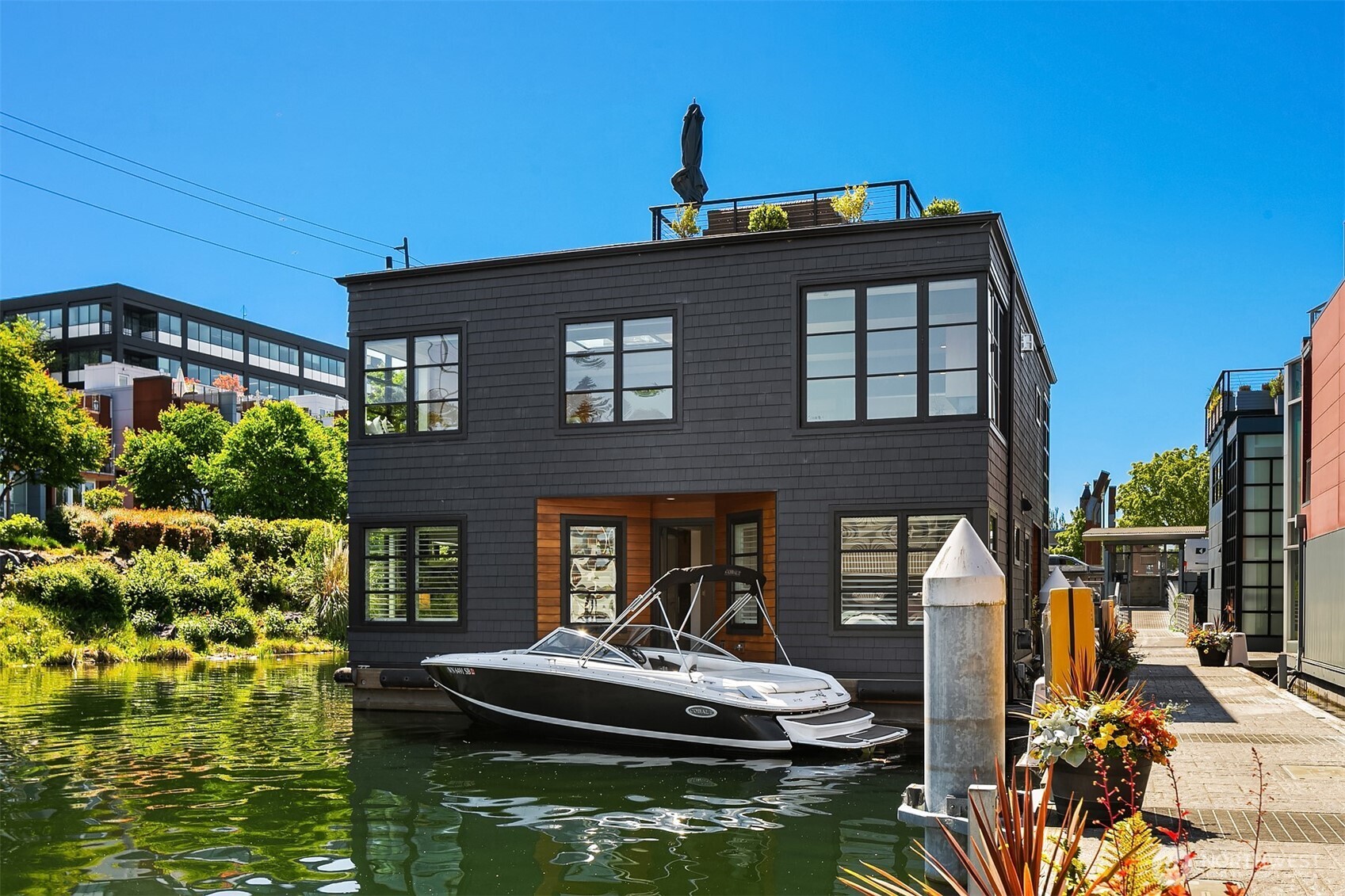 Seattle, Washington, 98102, United States, 3 Bedrooms Bedrooms, ,2 BathroomsBathrooms,Residential,For Sale,1807048