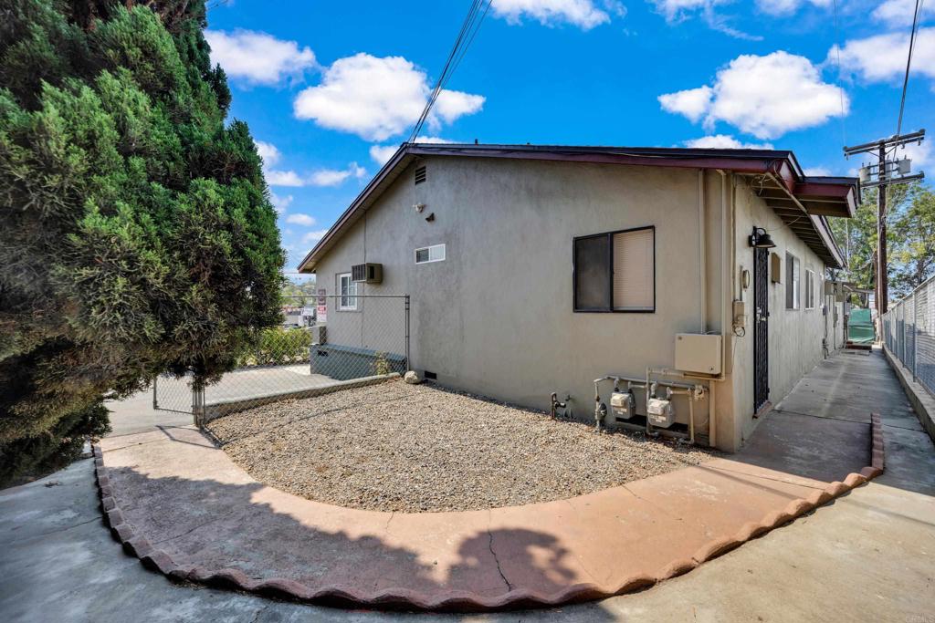 Spring Valley, California, 91977, United States, 6 Bedrooms Bedrooms, ,4 BathroomsBathrooms,Residential,For Sale,1996017