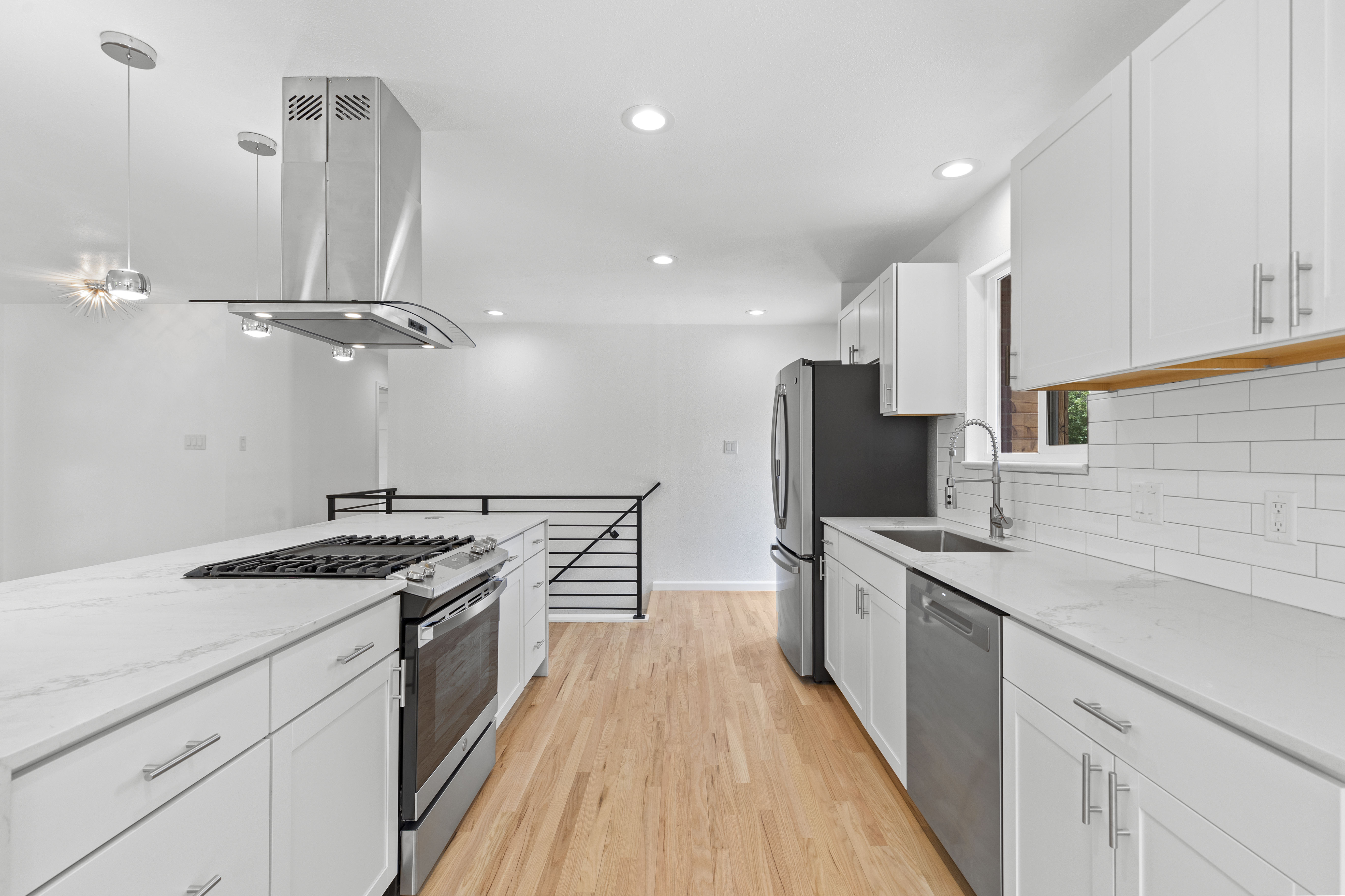  Fully Renovated and Beautifully Reimagined in Sought-After Hilltop South - 物件實景