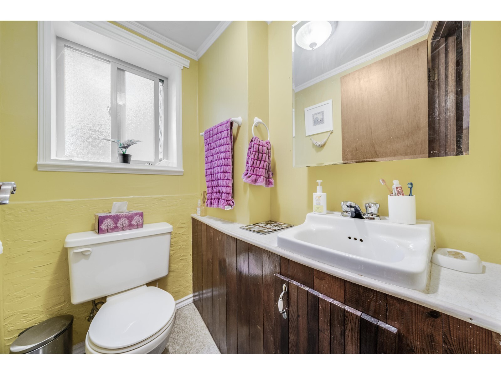 SURREY, British Columbia, V3W 5K1, CA, 4 Bedrooms Bedrooms, ,2 BathroomsBathrooms,Residential,For Sale,1949897