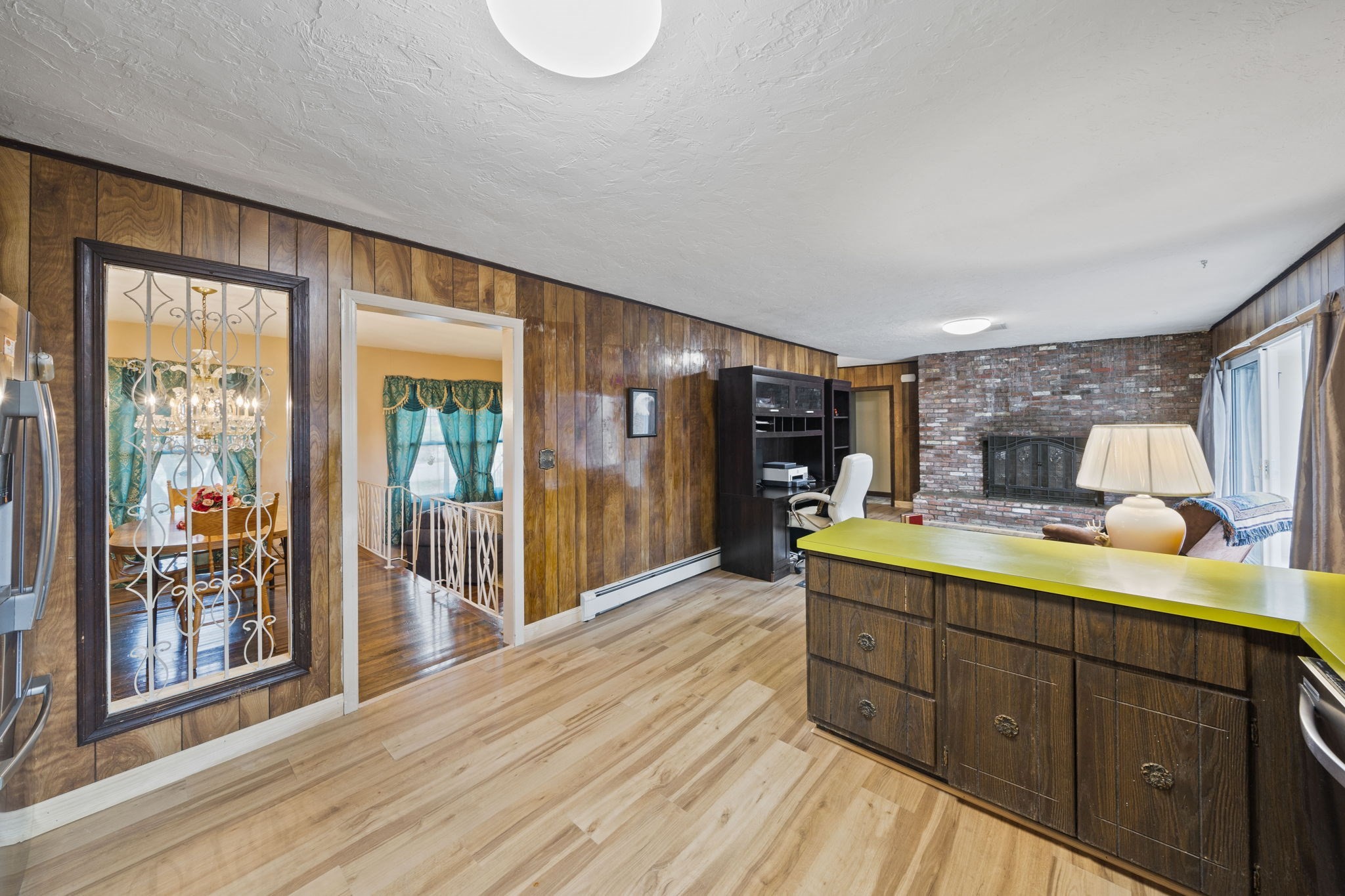 Braintree, Massachusetts, 02184, United States, 3 Bedrooms Bedrooms, ,2 BathroomsBathrooms,Residential,For Sale,2005406