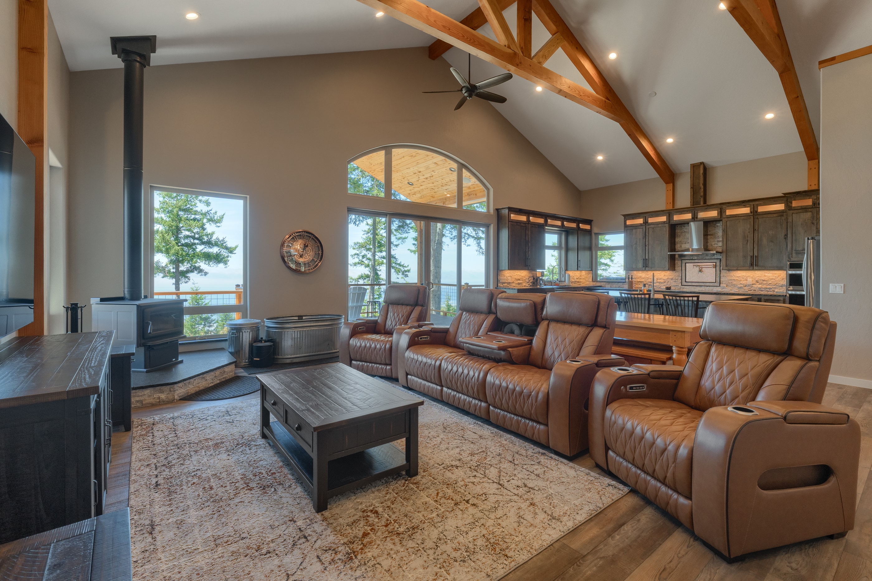  Majestic Ocean & Rogue River Views on 80 Acres - 物件實景