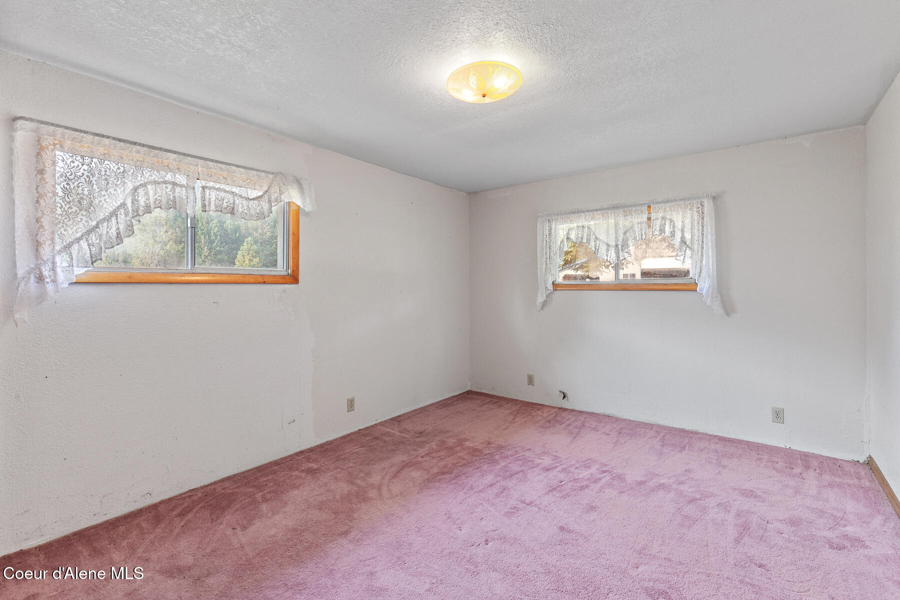 Rathdrum, Idaho, 83858, United States, 2 Bedrooms Bedrooms, ,1 BathroomBathrooms,Residential,For Sale,1981351