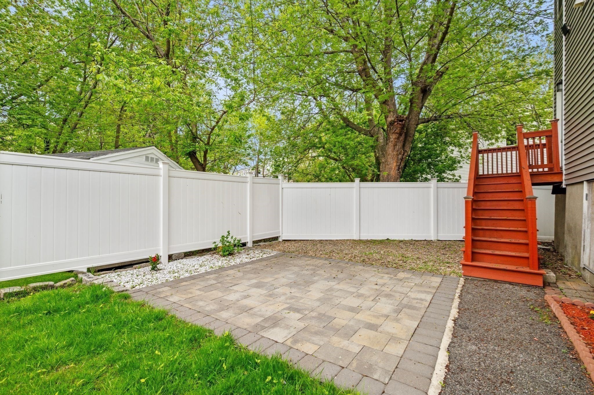 Revere, Massachusetts, 02151, United States, 2 Bedrooms Bedrooms, ,3 BathroomsBathrooms,Residential,For Sale,2008626