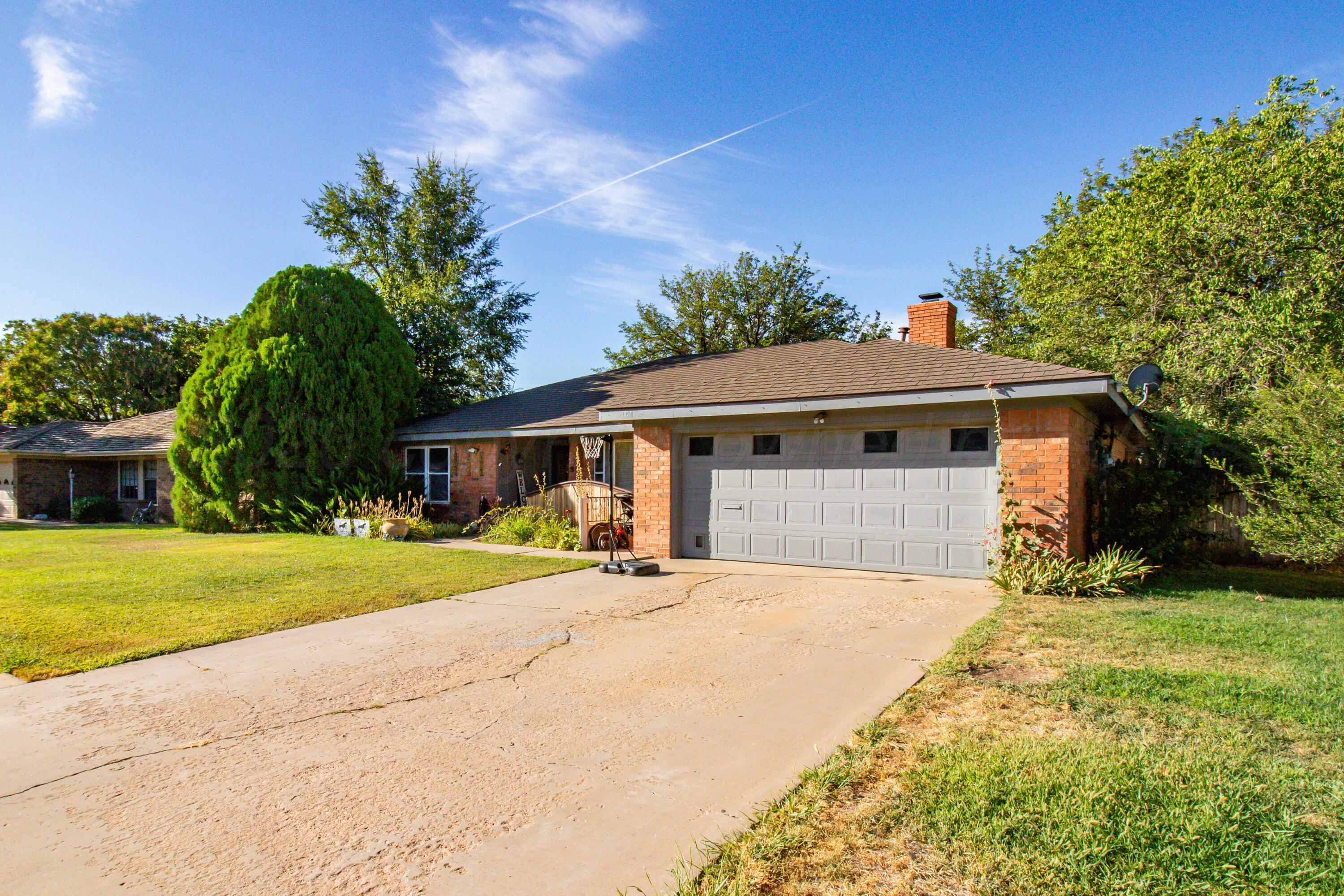 Oakhurst Dr, Amarillo, TX 79109