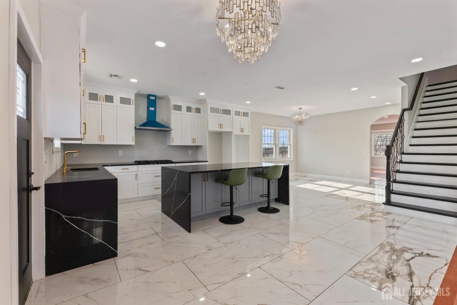 Edison, New Jersey, 08820, United States, 5 Bedrooms Bedrooms, ,5 BathroomsBathrooms,Residential,For Sale,2005259