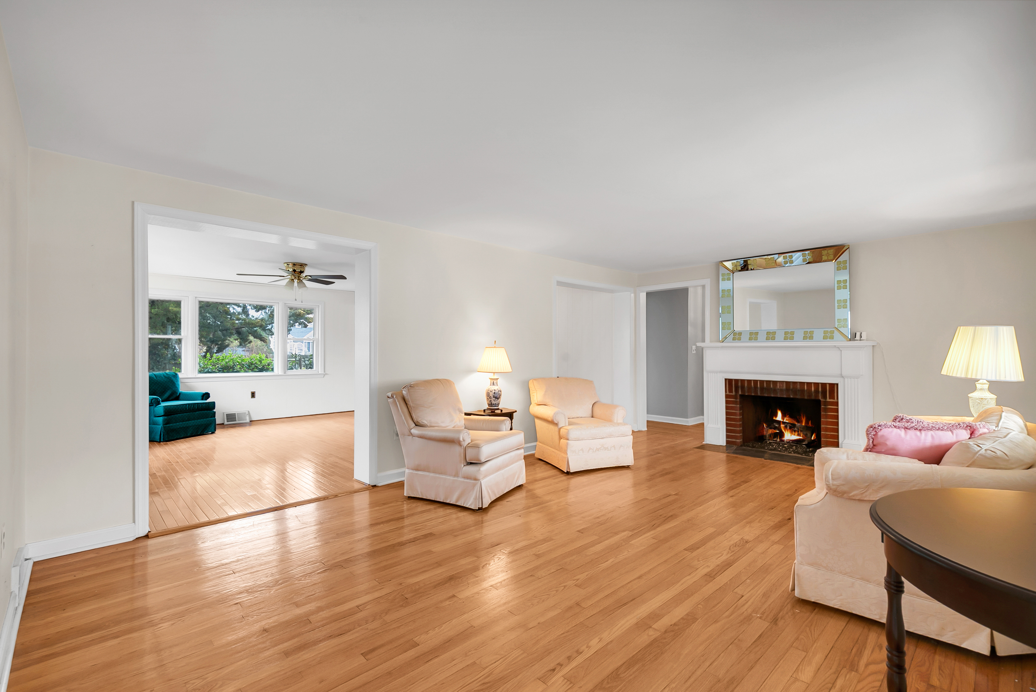  Fantastic Ranch on a Triangular  Corner Lot - 物件實景