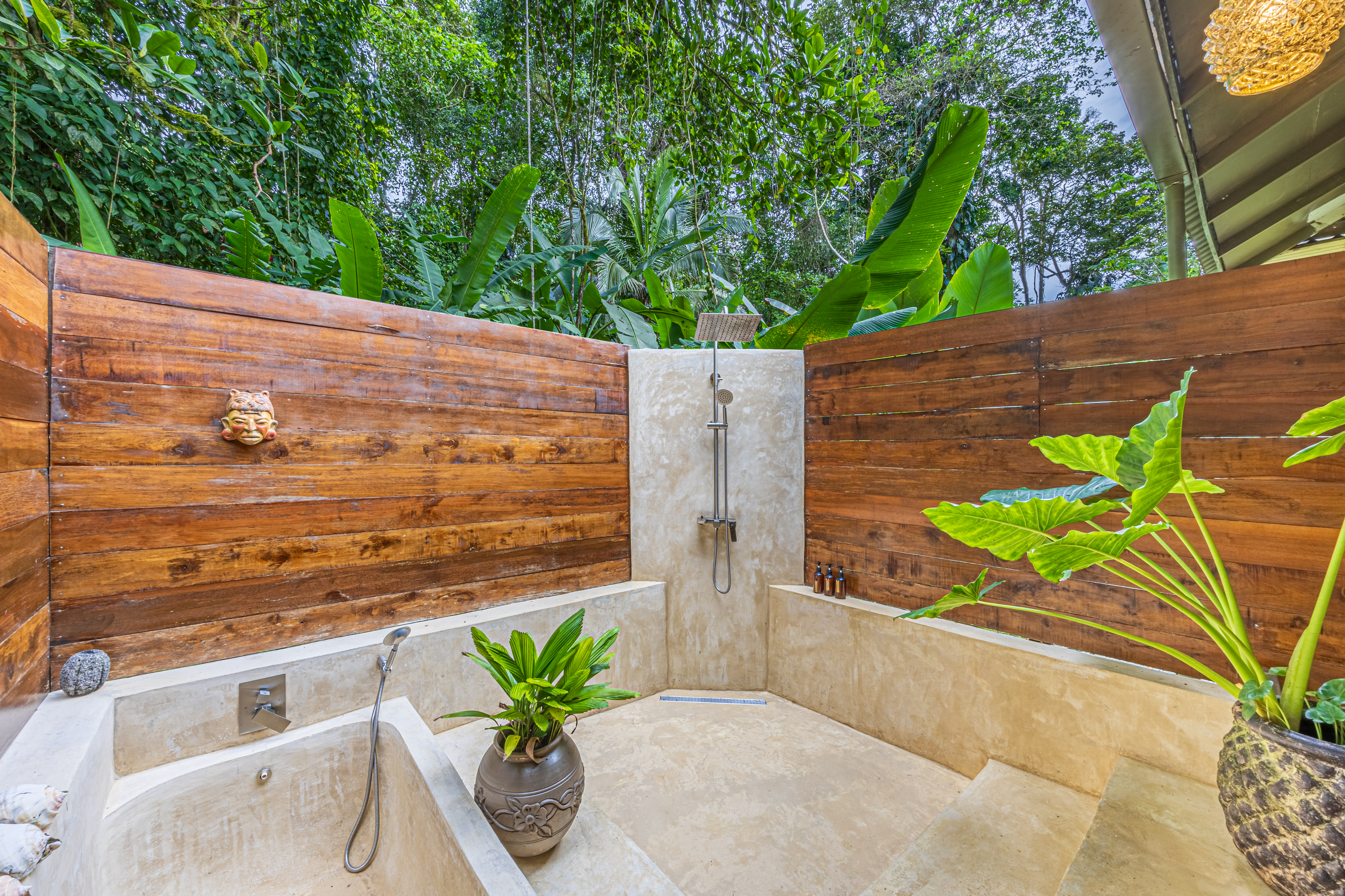 Golfito, Puntarenas, CR, 15 Bedrooms Bedrooms, ,13 BathroomsBathrooms,Residential,For Sale,1903279