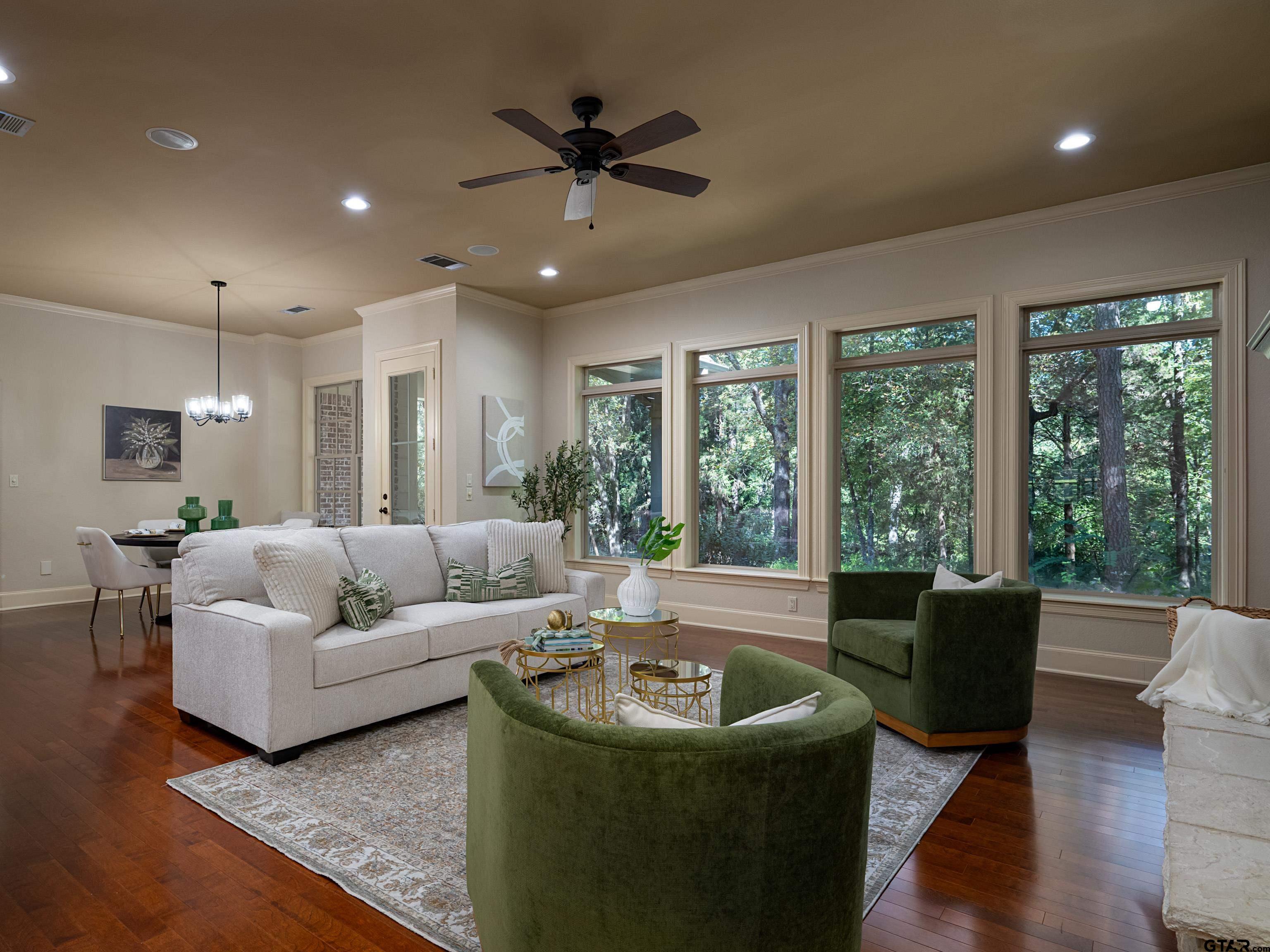 Tyler, Texas, 75703, United States, 4 Bedrooms Bedrooms, ,4 BathroomsBathrooms,Residential,For Sale,1970212