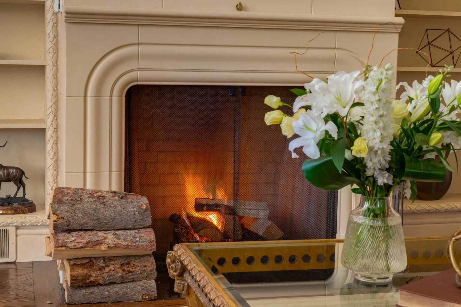 CALGARY, Alberta, T2P 5J9, CA, 2 Bedrooms Bedrooms, ,6 BathroomsBathrooms,Residential,For Sale,1987671