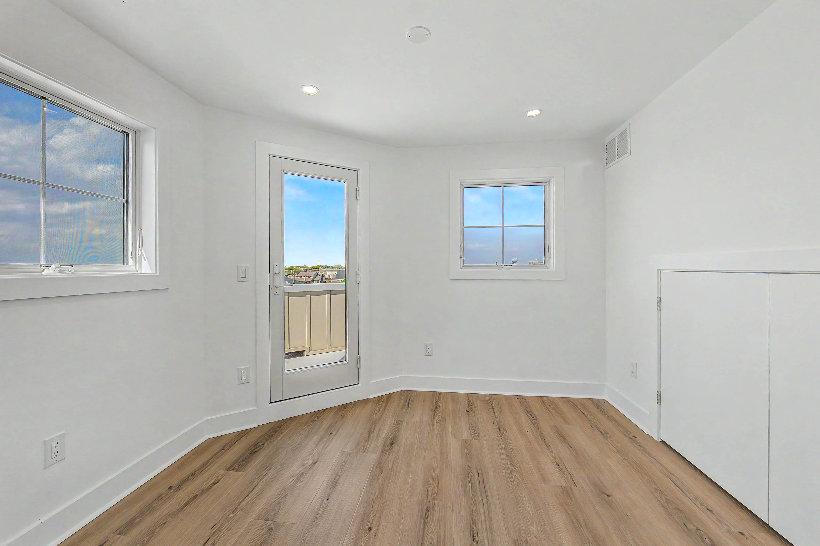  323 N Huntington - 物件實景