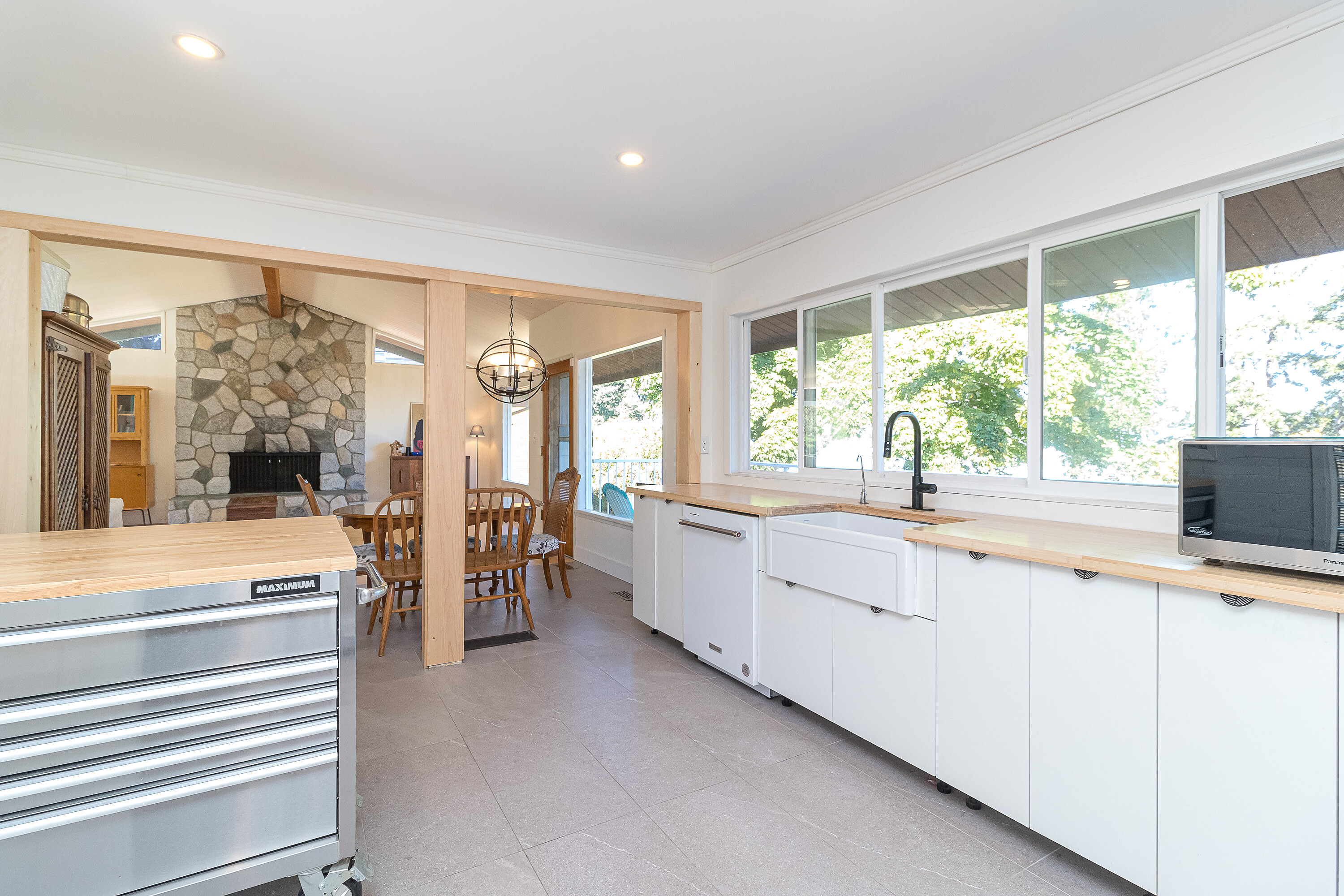  Prime Waterfront Home - 物件實景