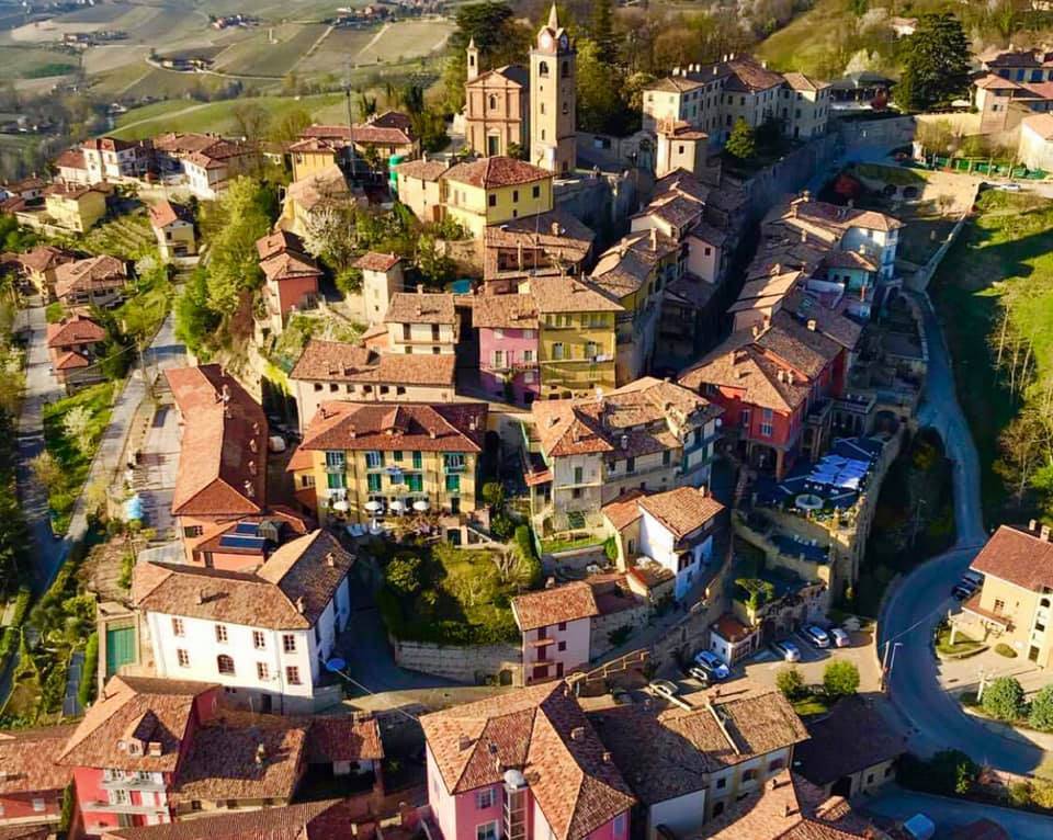 Via Mont?, Monforte d'Alba, Cuneo, 12065, IT, 5 Bedrooms Bedrooms, ,5 BathroomsBathrooms,Residential,For Sale,Via Mont?,1440823