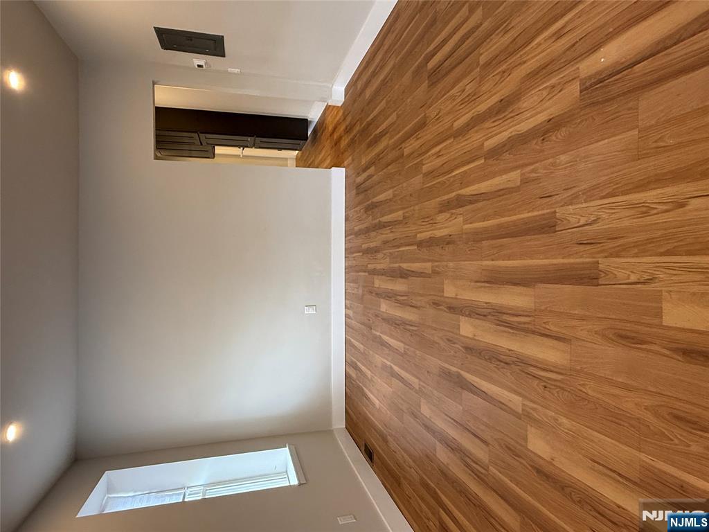 Garfield, New Jersey, 07026, United States, 3 Bedrooms Bedrooms, ,2 BathroomsBathrooms,Residential,For Sale,1998412