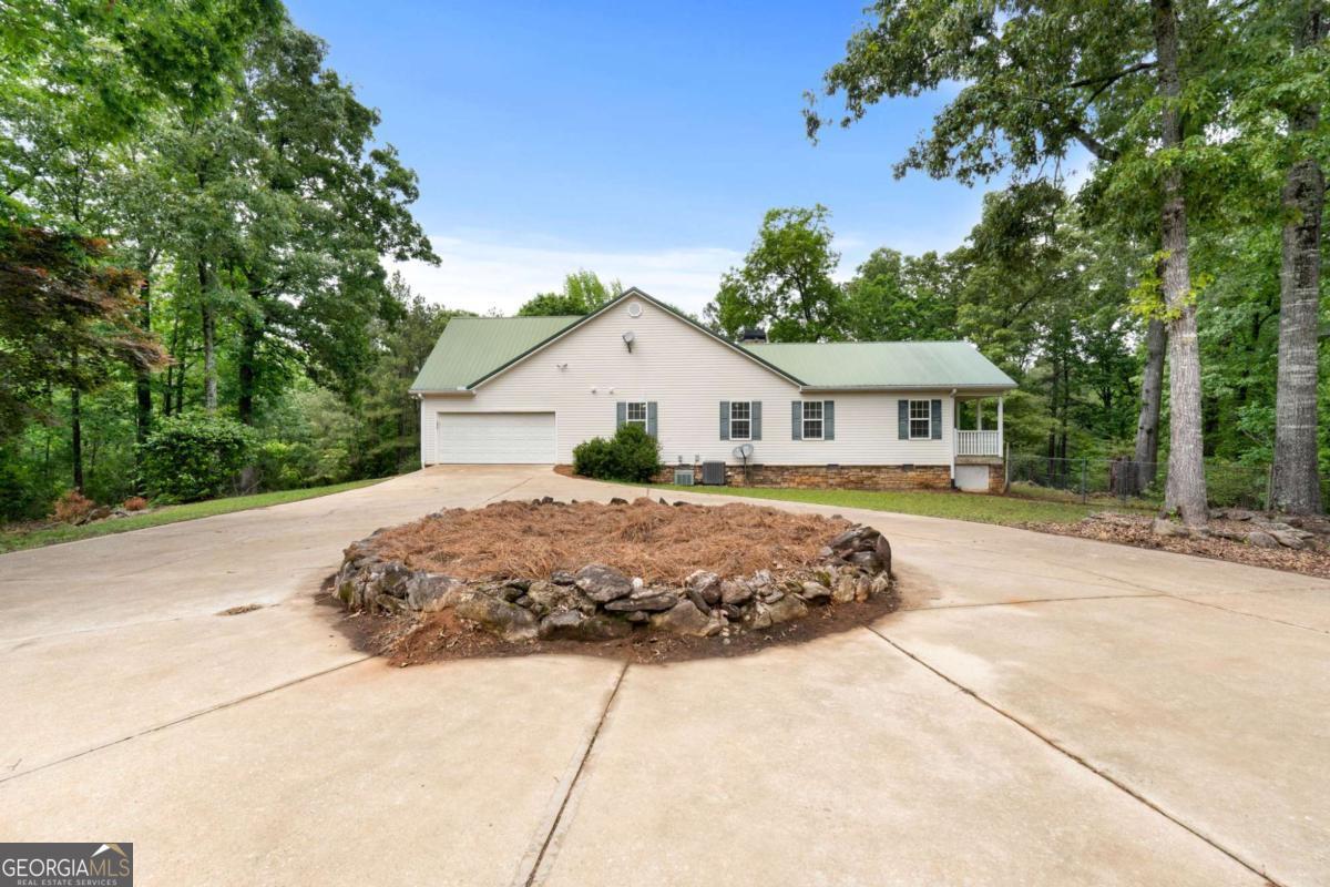 Jackson, Georgia, 30233, United States, 4 Bedrooms Bedrooms, ,3 BathroomsBathrooms,Residential,For Sale,1904373
