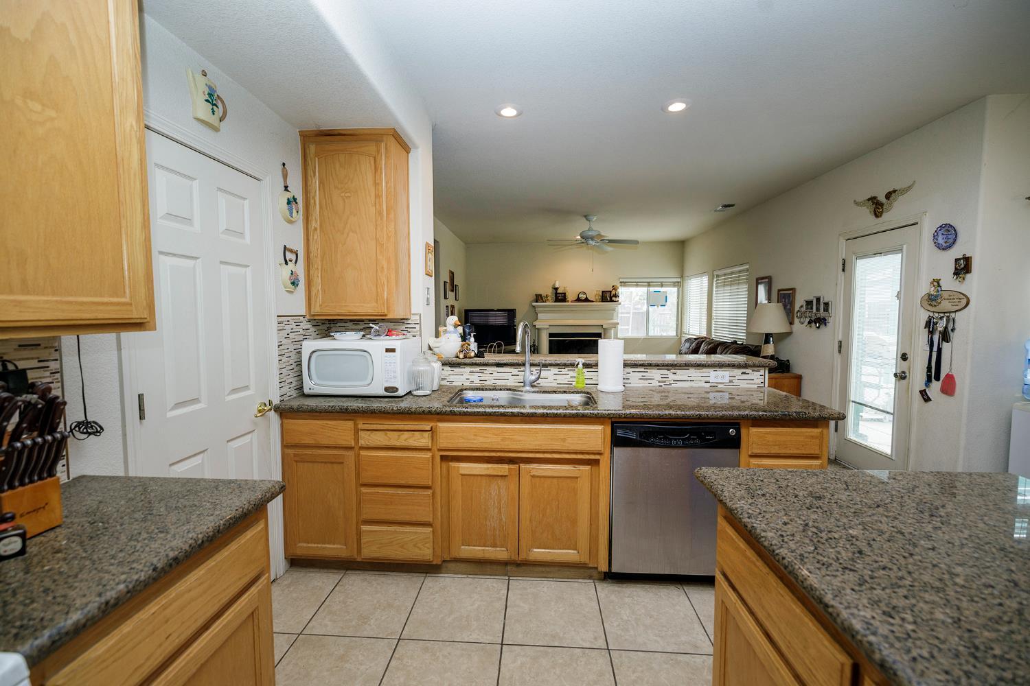 Gustine, California, 95322, United States, 4 Bedrooms Bedrooms, ,3 BathroomsBathrooms,Residential,For Sale,1975673