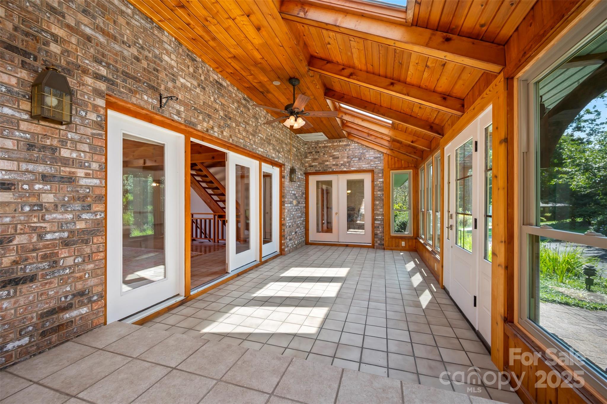 Horse Shoe, North Carolina, 28742, United States, 6 Bedrooms Bedrooms, ,6 BathroomsBathrooms,Residential,For Sale,1927207