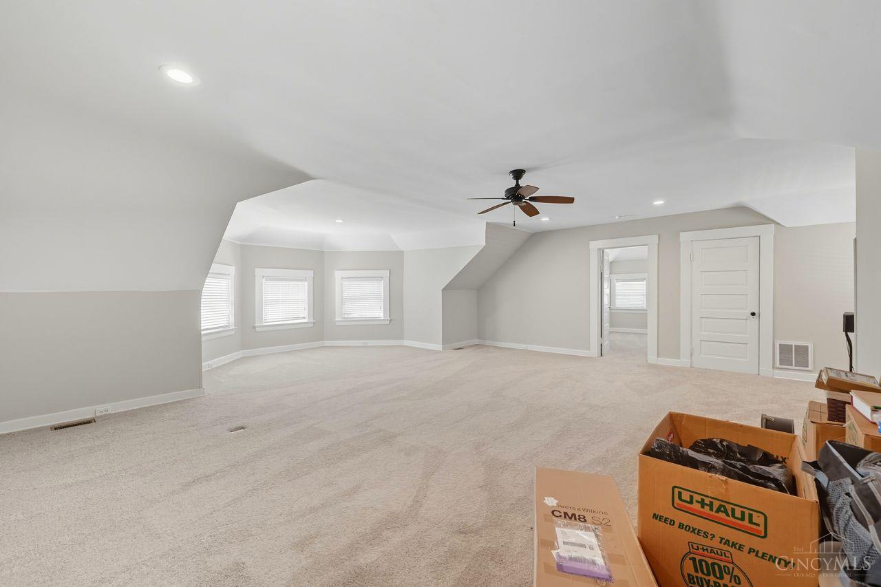 Norwood, Ohio, 45212, United States, 5 Bedrooms Bedrooms, ,5 BathroomsBathrooms,Residential,For Sale,1948609