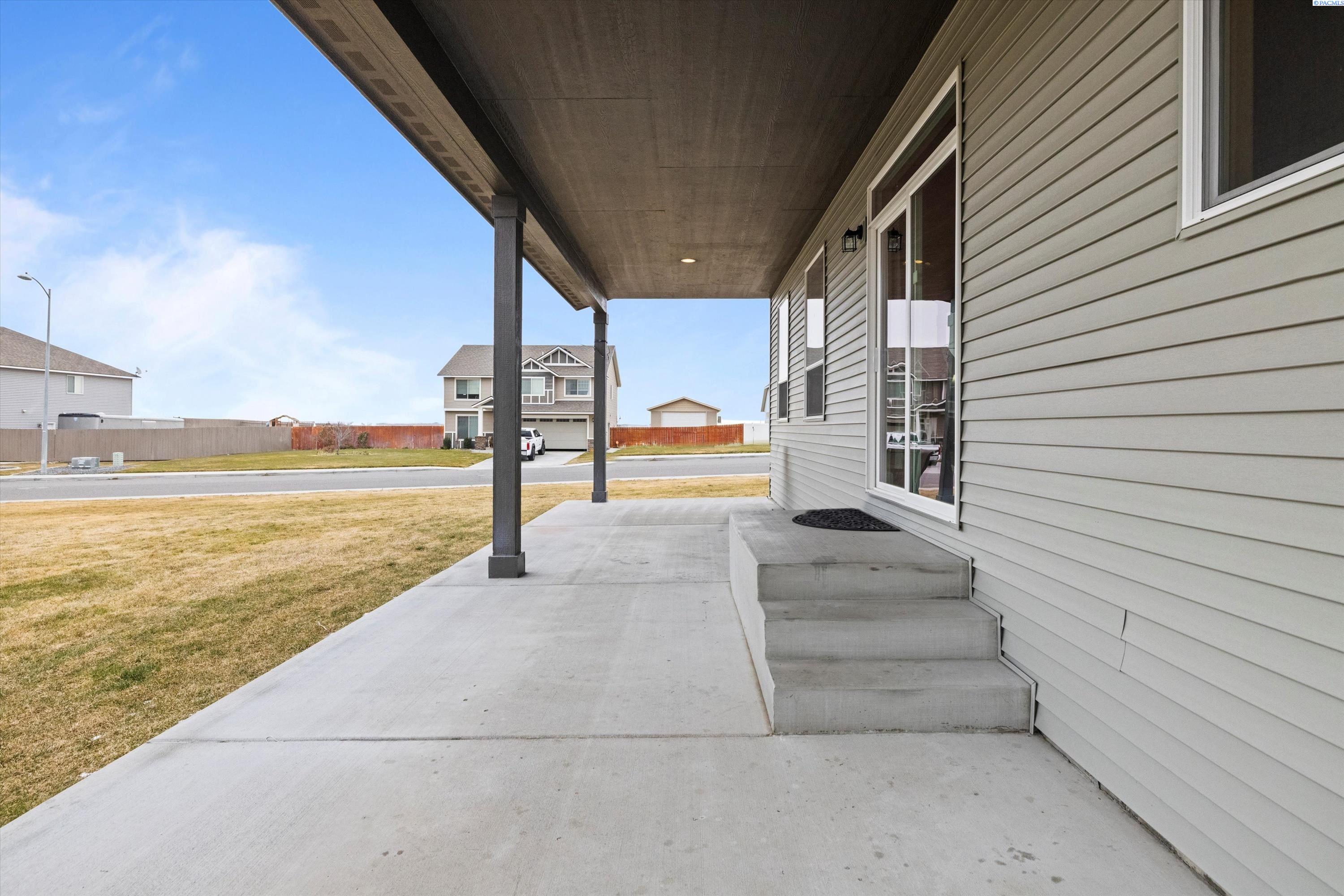 Pasco, Washington, 99301, United States, 6 Bedrooms Bedrooms, ,3 BathroomsBathrooms,Residential,For Sale,1705184