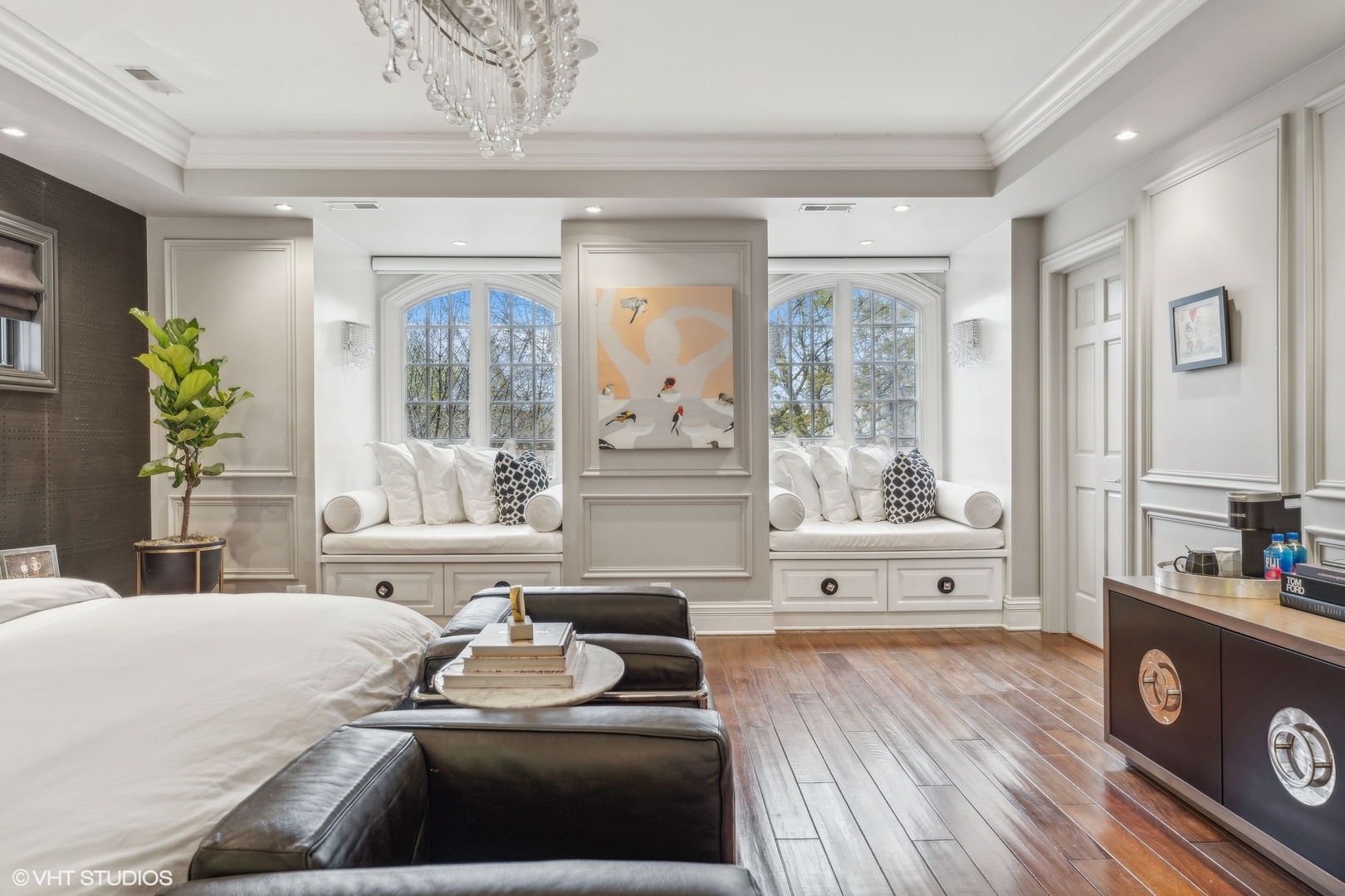 3830 N Wayne Avenue, Chicago, Illinois, 60613, United States, 6 Bedrooms Bedrooms, ,6 BathroomsBathrooms,Residential,For Sale,3830 N Wayne Avenue,1628817