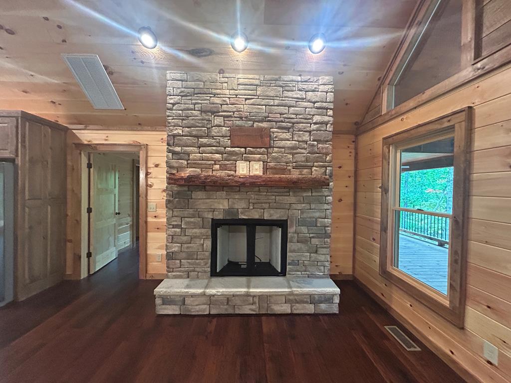 Mineral Bluff, Georgia, 30559, United States, 4 Bedrooms Bedrooms, ,3 BathroomsBathrooms,Residential,For Sale,1953348