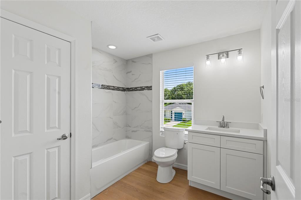 Sanford, Florida, 32771, United States, 5 Bedrooms Bedrooms, ,4 BathroomsBathrooms,Residential,For Sale,1980065