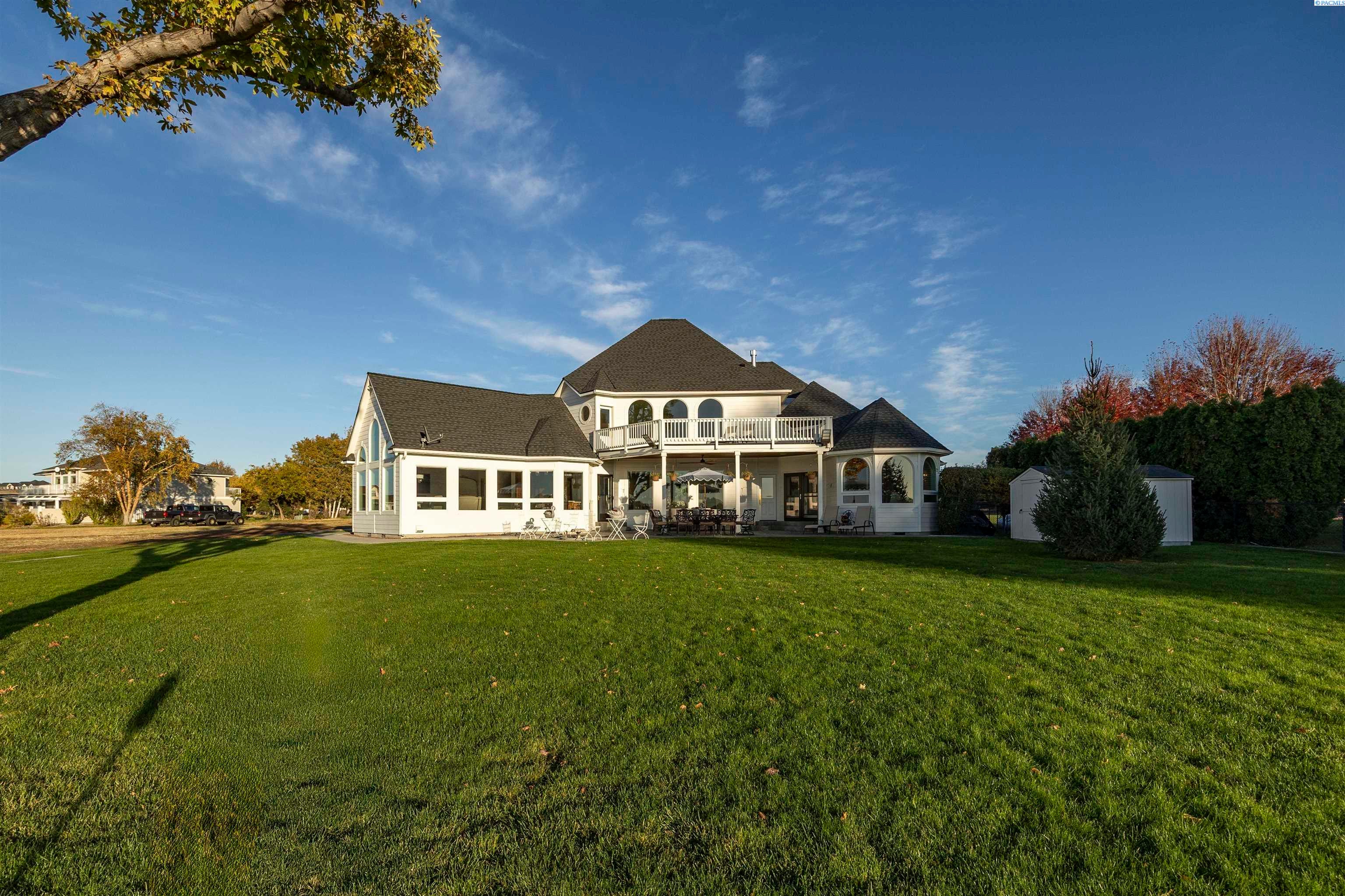 Pasco, Washington, 99301, United States, 4 Bedrooms Bedrooms, ,4 BathroomsBathrooms,Residential,For Sale,1974870