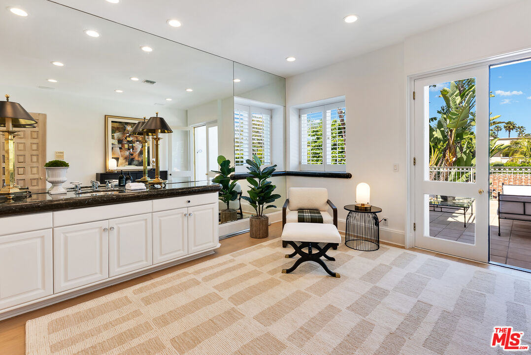 Beverly Hills, California, 90210, United States, 6 Bedrooms Bedrooms, ,8 BathroomsBathrooms,Residential,For Sale,1926509