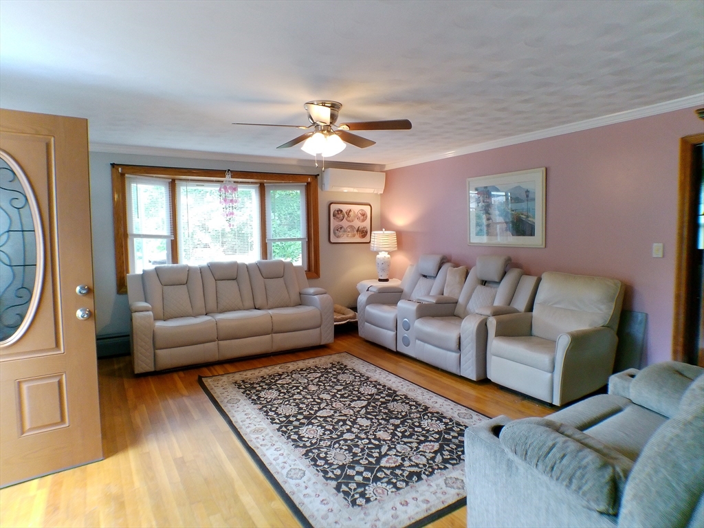 East Bridgewater, Massachusetts, 02333, United States, 4 Bedrooms Bedrooms, ,2 BathroomsBathrooms,Residential,For Sale,1922908
