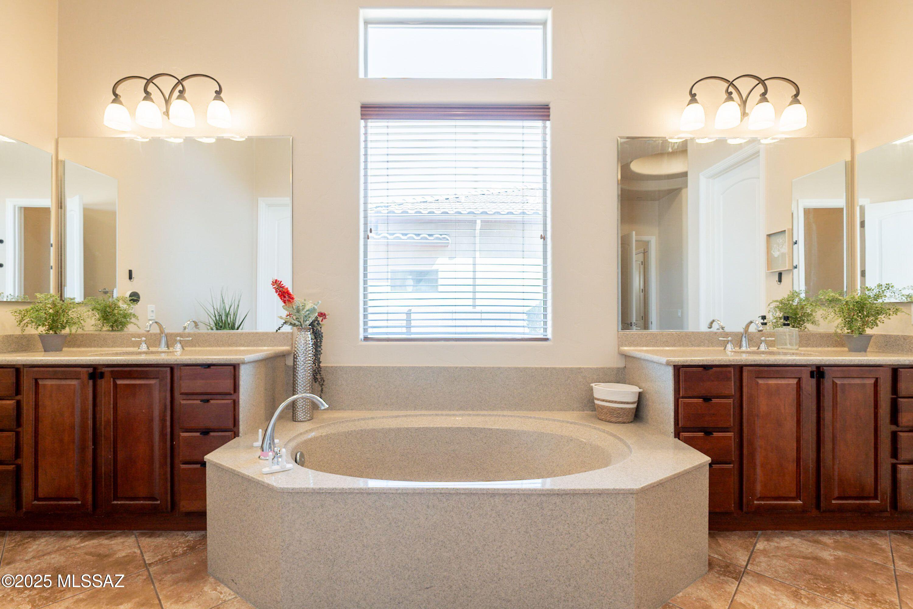 Tucson, Arizona, 85755, United States, 4 Bedrooms Bedrooms, ,3 BathroomsBathrooms,Residential,For Sale,1850076